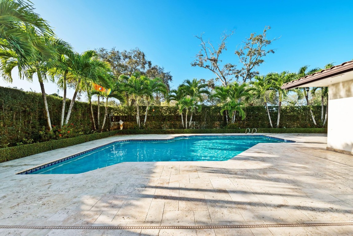 6320 Pent Miami Lakes, FL 33014