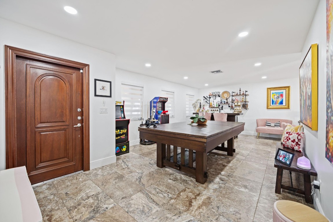 6320 Pent Miami Lakes, FL 33014