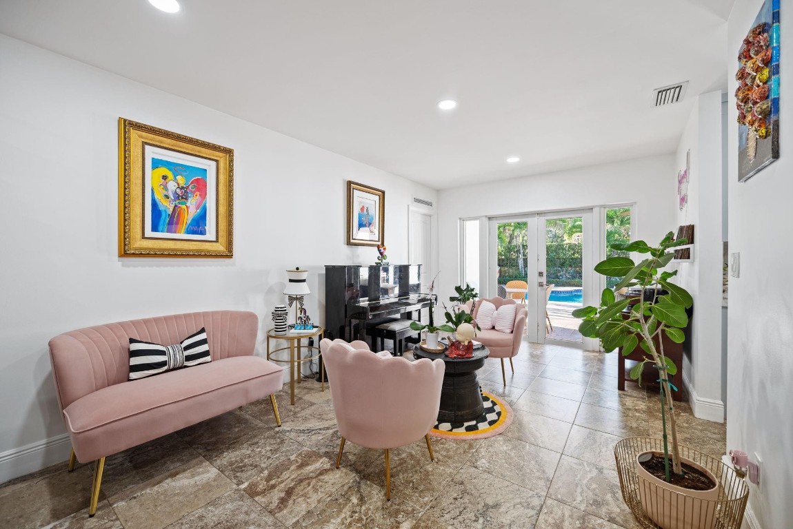 6320 Pent Miami Lakes, FL 33014