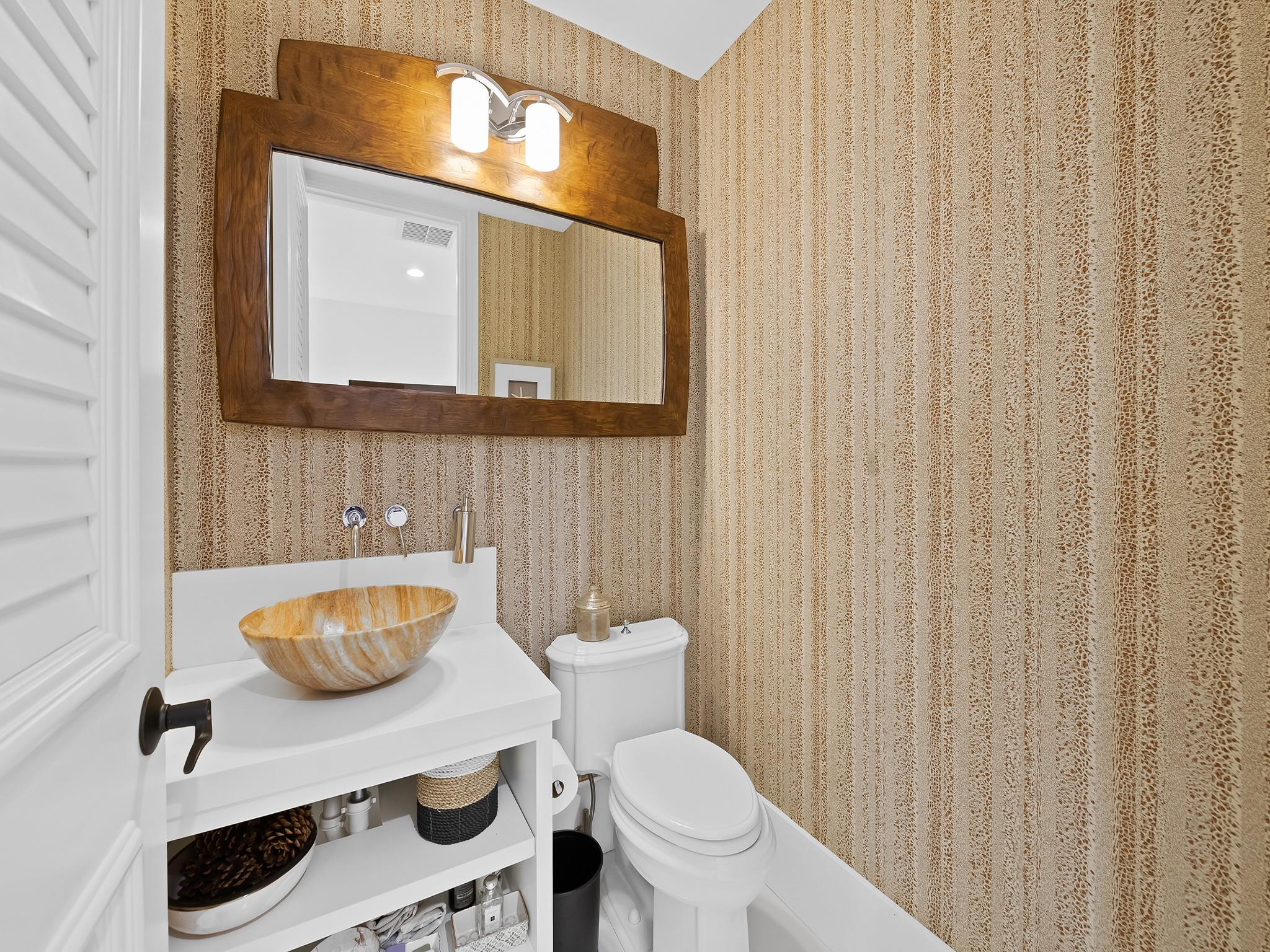 717 Solar Isle Fort Lauderdale, FL 33301