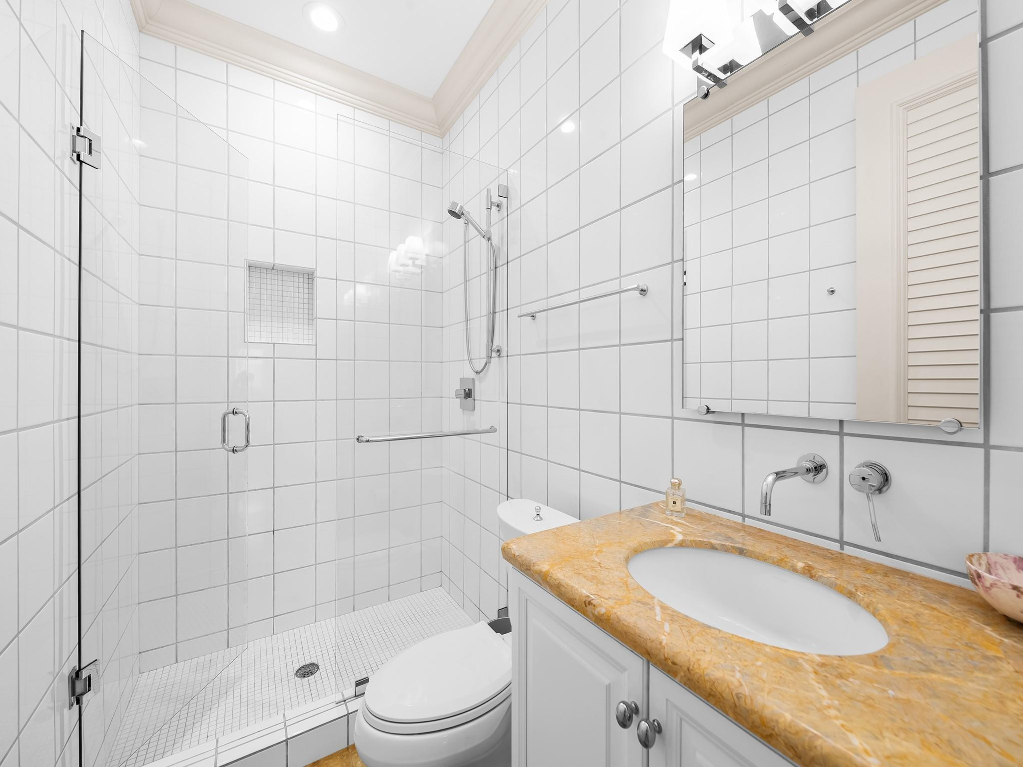 717 Solar Isle Fort Lauderdale, FL 33301