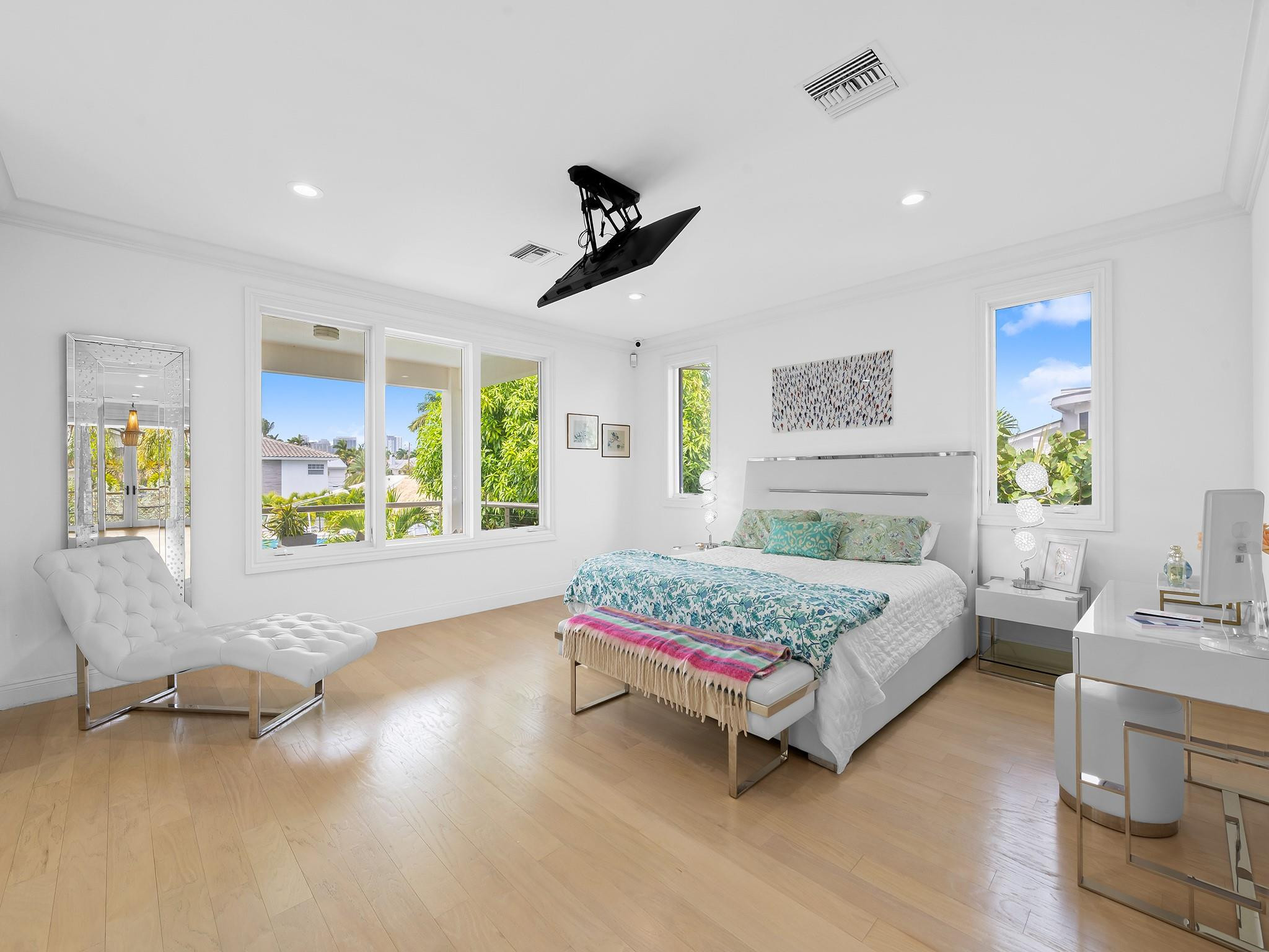 717 Solar Isle Fort Lauderdale, FL 33301