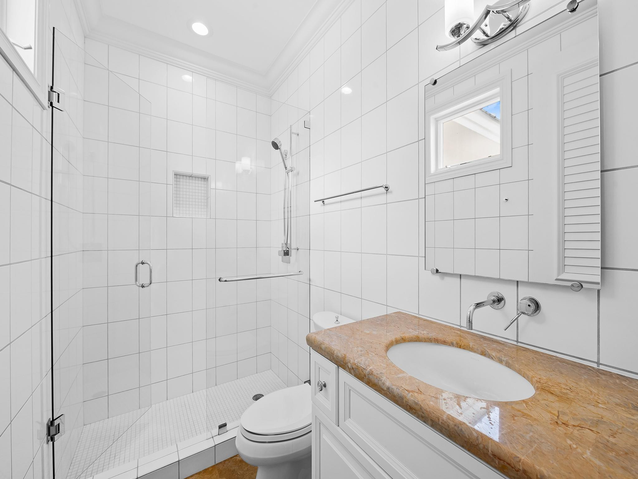 717 Solar Isle Fort Lauderdale, FL 33301