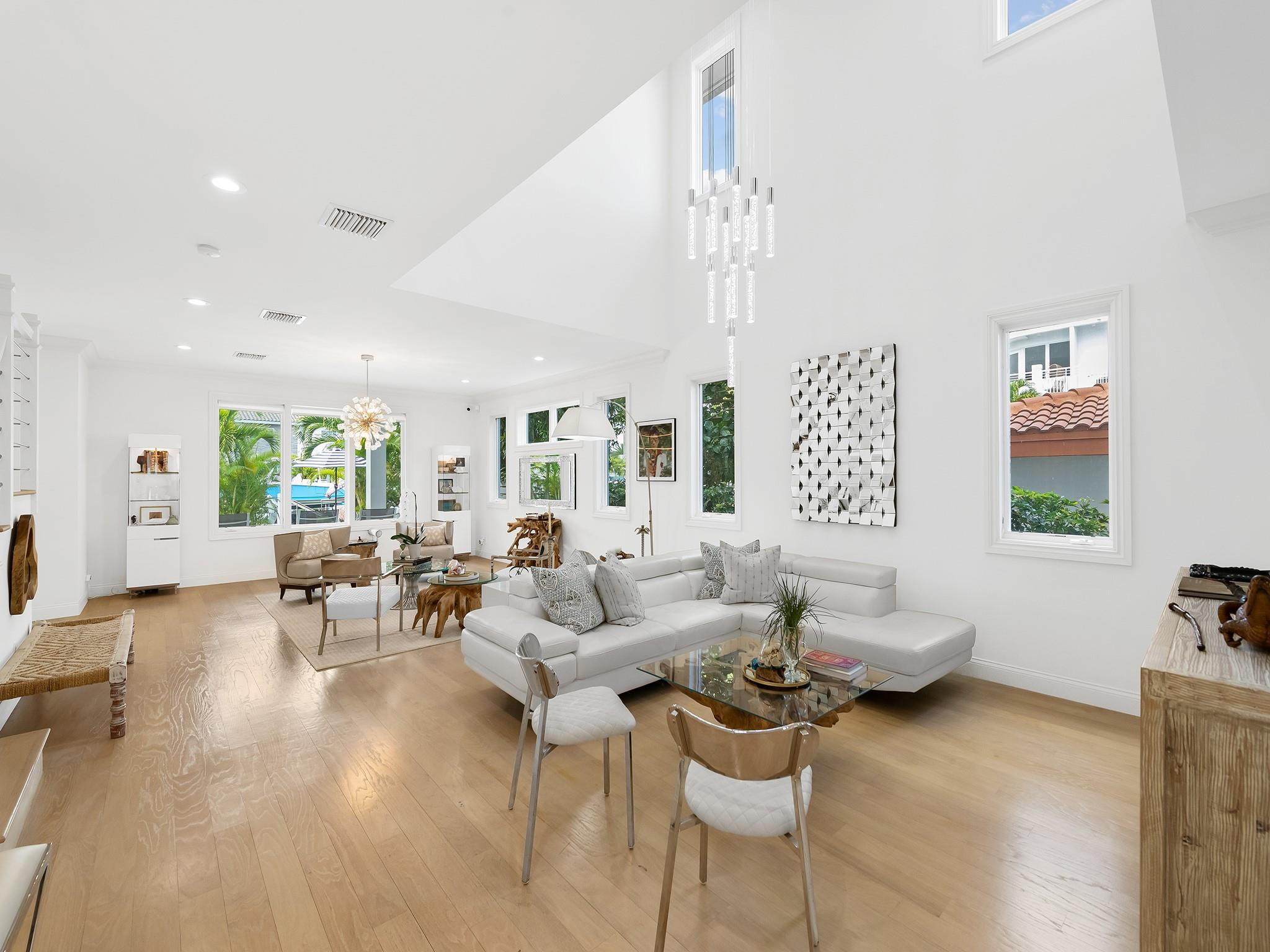 717 Solar Isle Fort Lauderdale, FL 33301