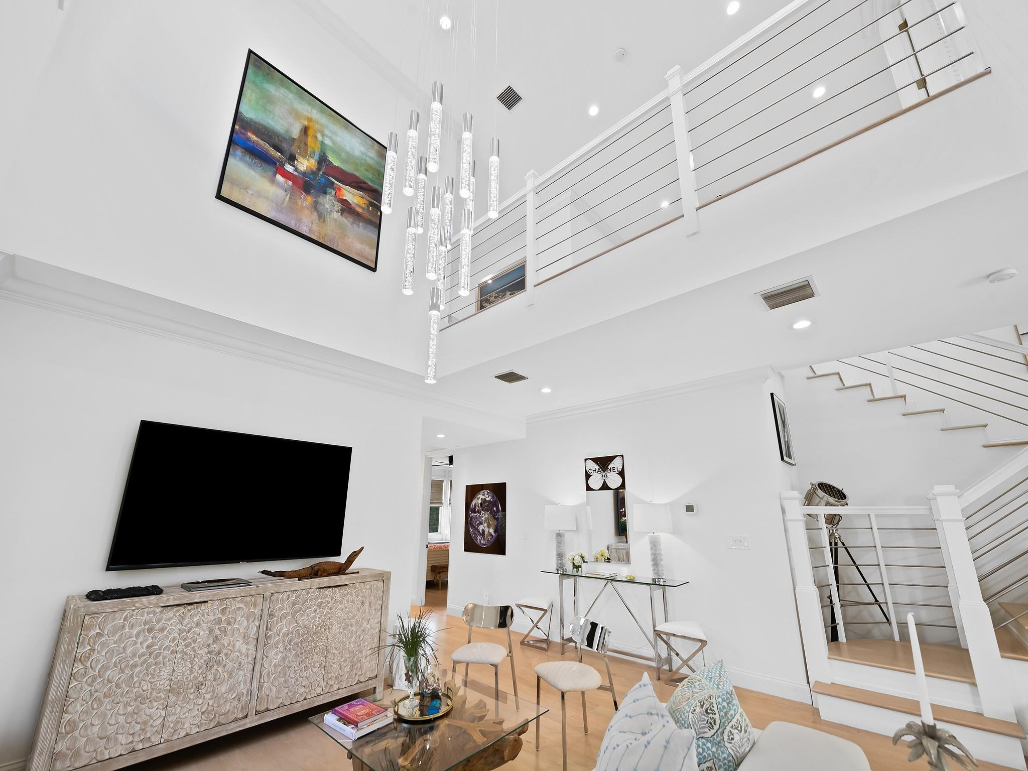 717 Solar Isle Fort Lauderdale, FL 33301