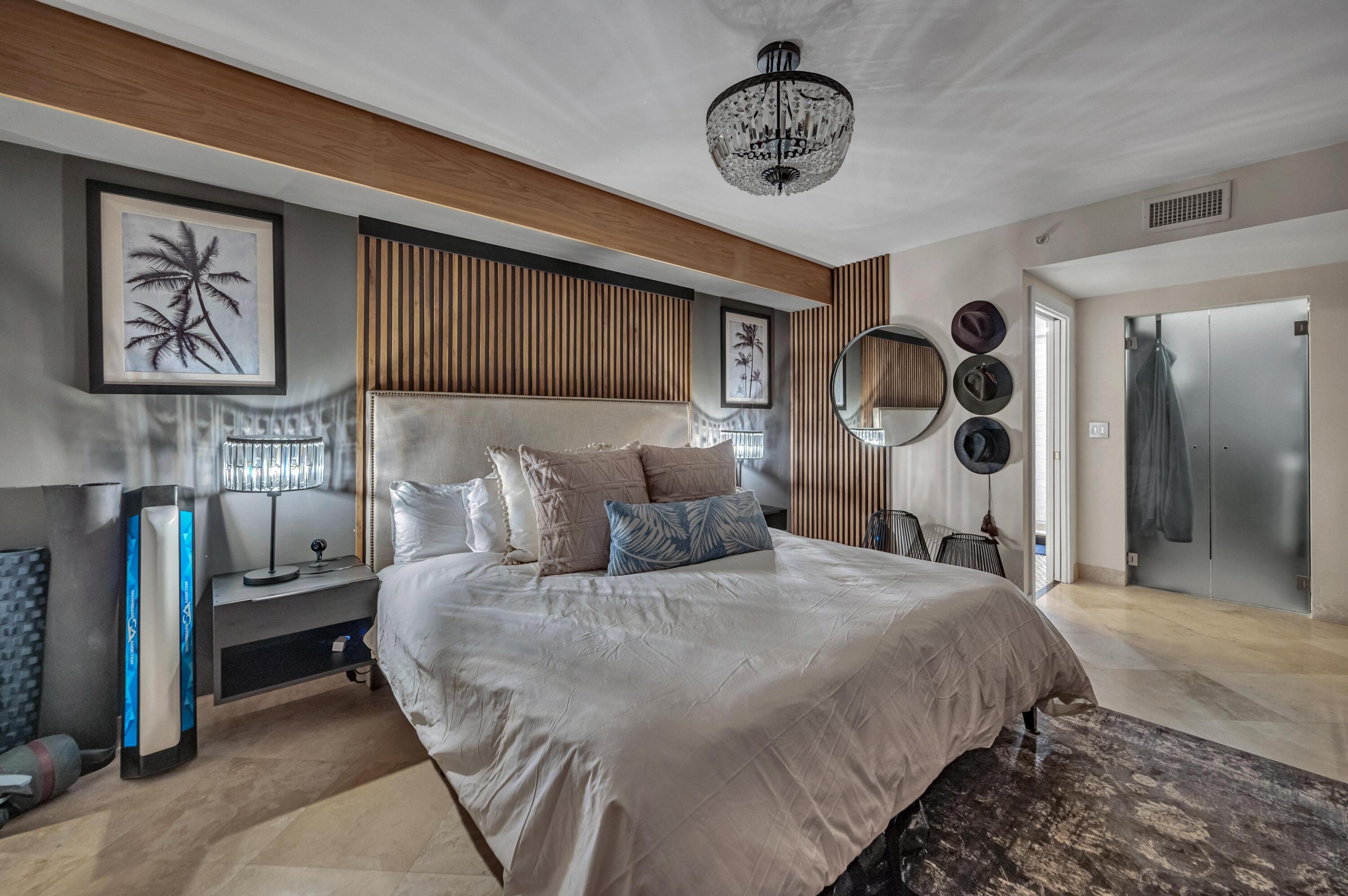 image The Cosmopolitan85
