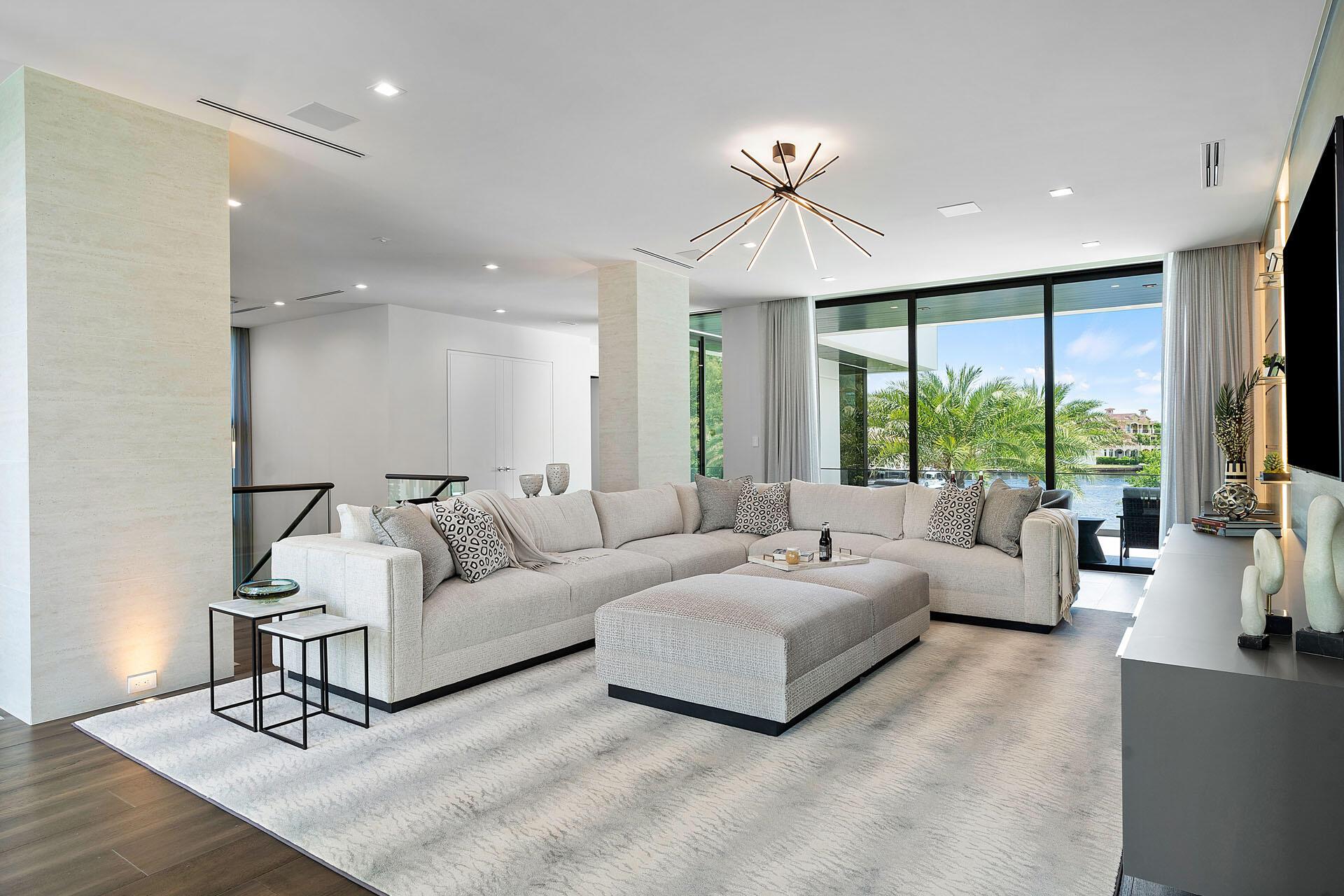 372 E Alexander Palm Rd Boca Raton, FL 33432