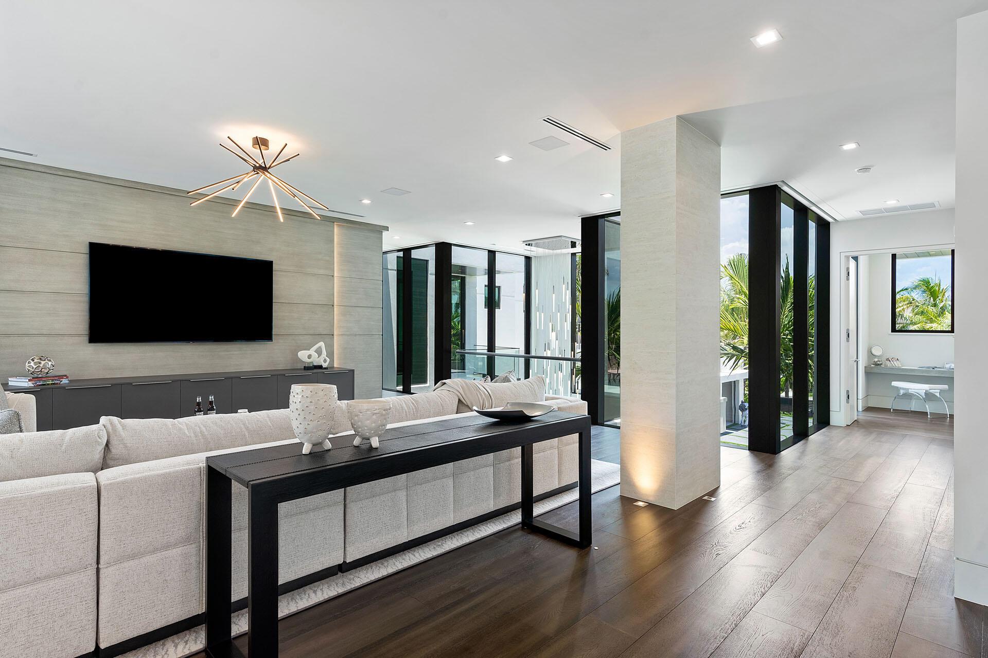 372 E Alexander Palm Rd Boca Raton, FL 33432