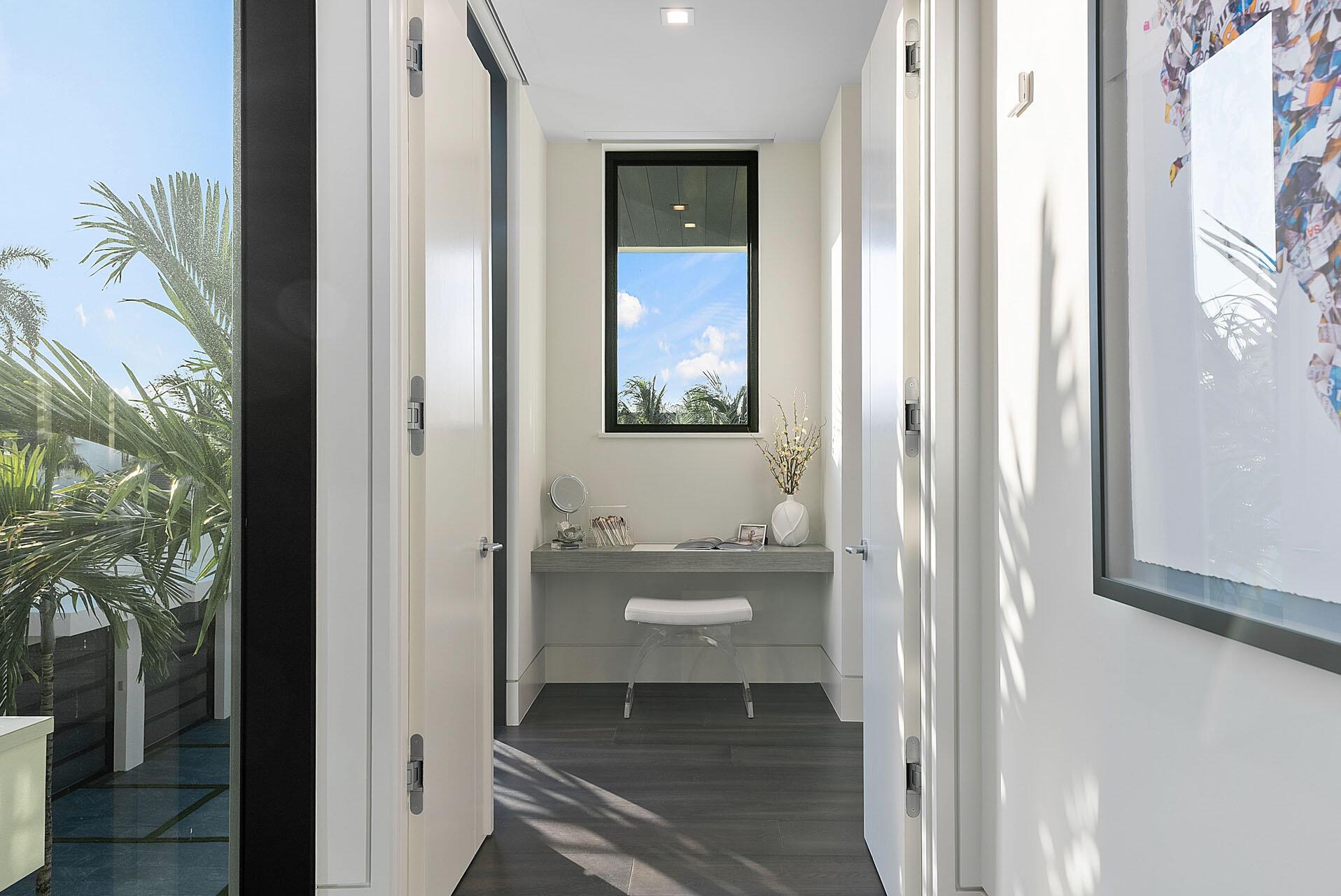 372 E Alexander Palm Rd Boca Raton, FL 33432