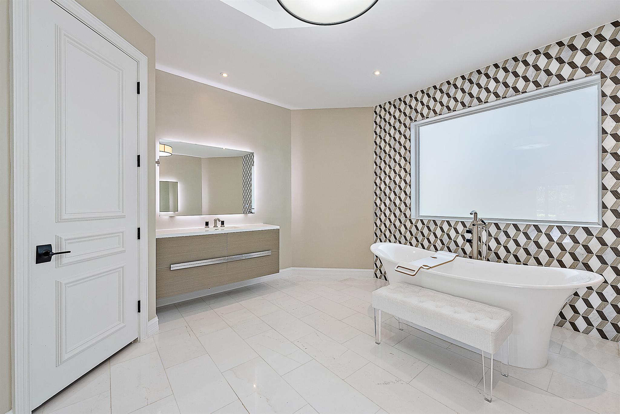 19028 SE Windward Is Ln Jupiter, FL 33458