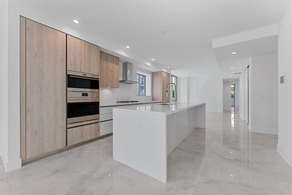 485 E Royal Palm #204 Boca Raton, FL 33432