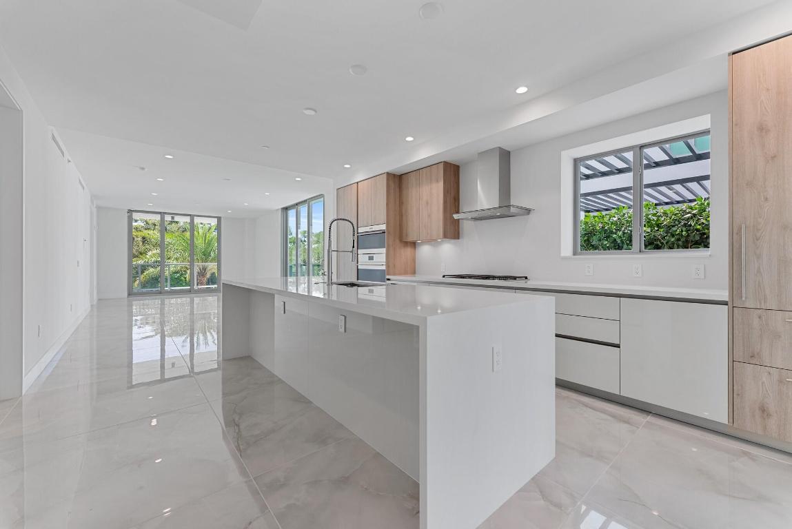 485 E Royal Palm #204 Boca Raton, FL 33432