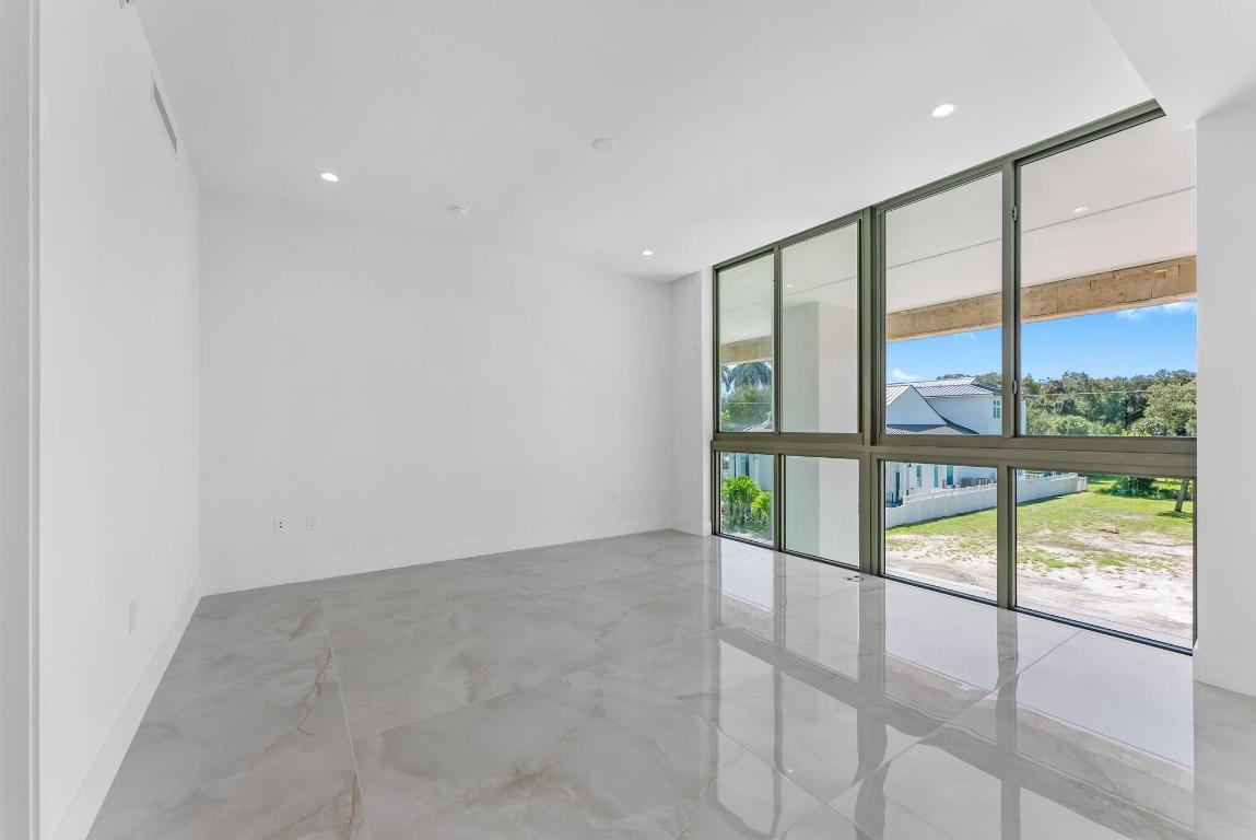 485 E Royal Palm #204 Boca Raton, FL 33432