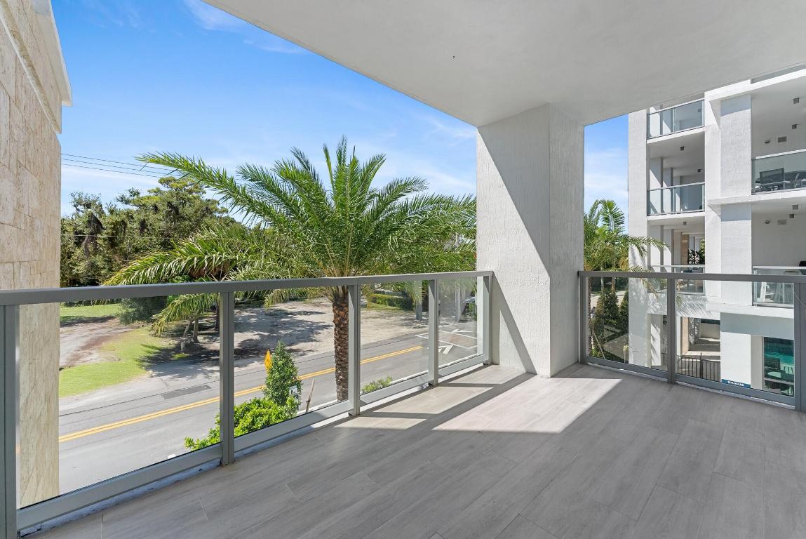 485 E Royal Palm #204 Boca Raton, FL 33432