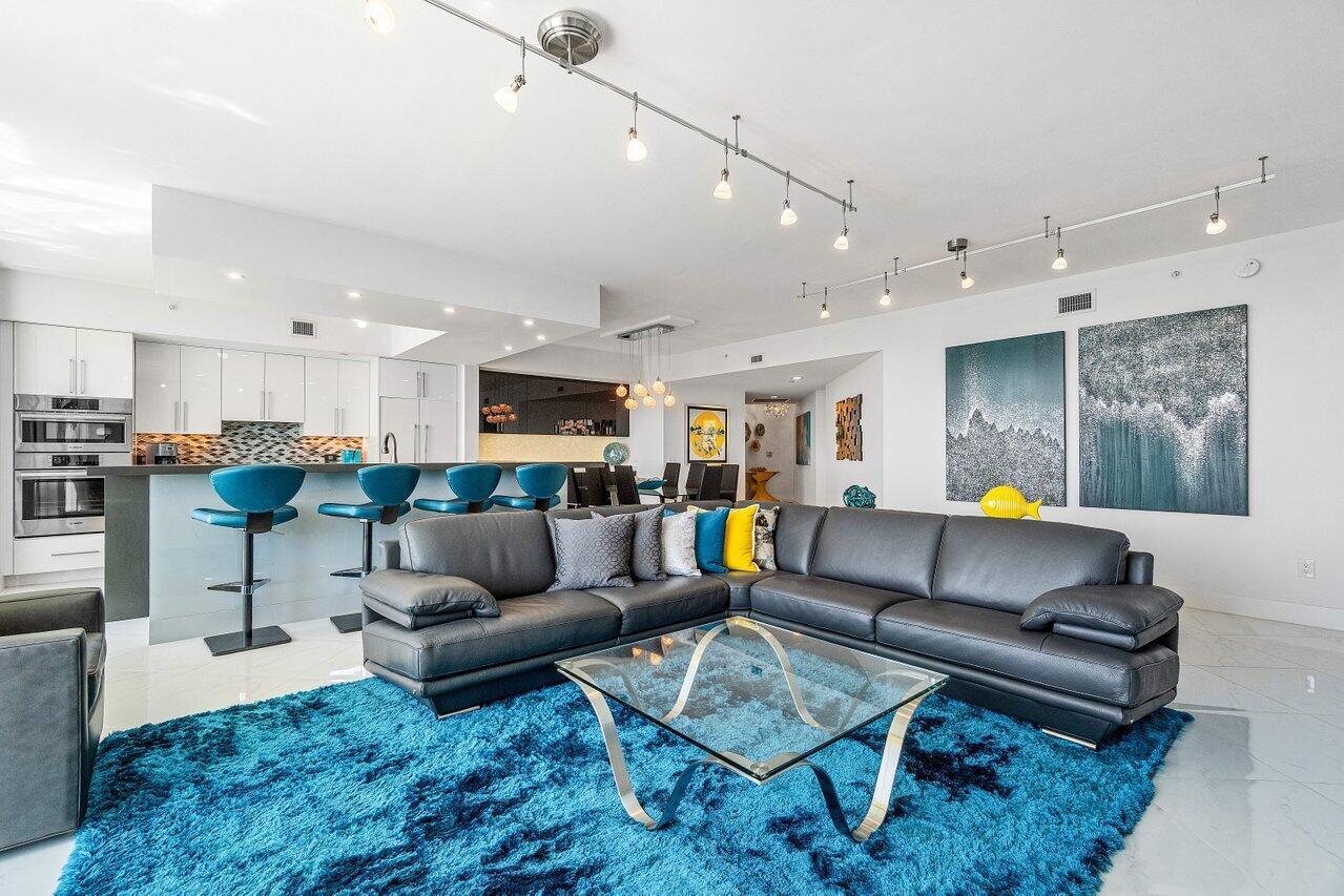 2640 Lake Shr Dr #2307 Riviera Beach, FL 33404