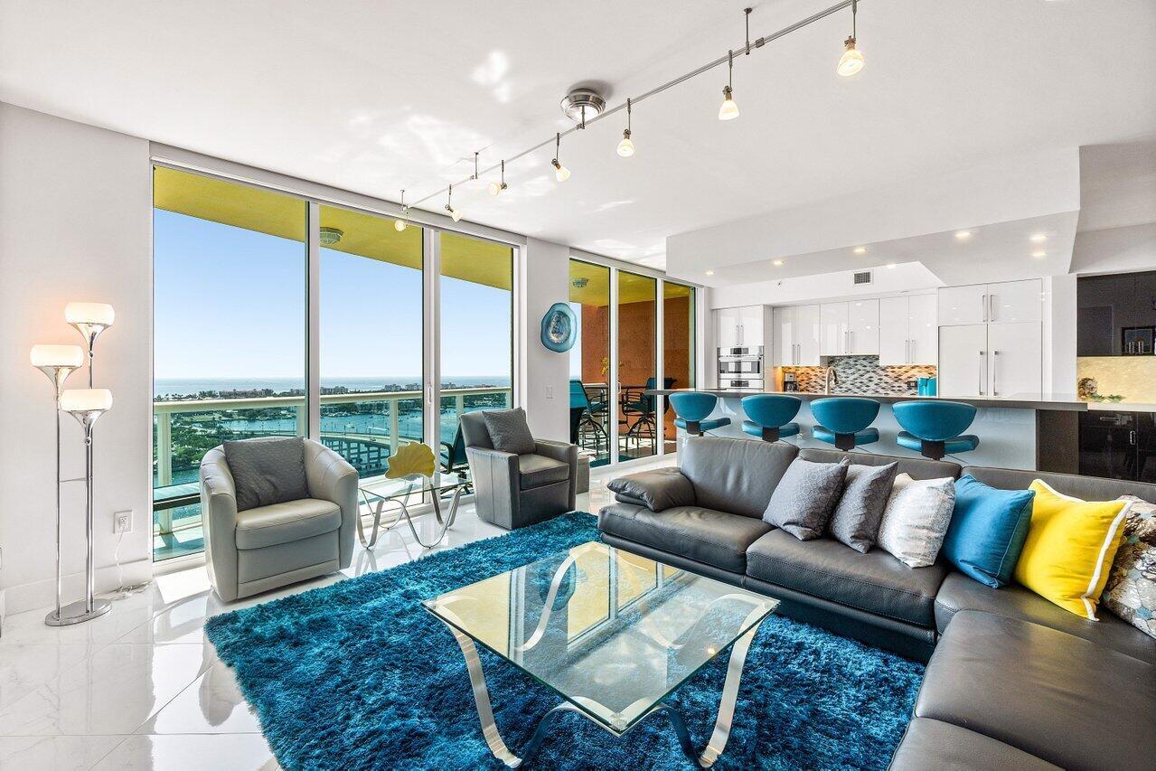 2640 Lake Shr Dr #2307 Riviera Beach, FL 33404