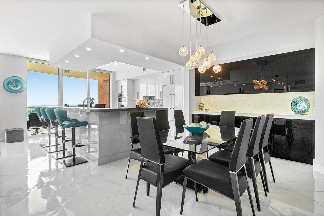 2640 Lake Shr Dr #2307 Riviera Beach, FL 33404