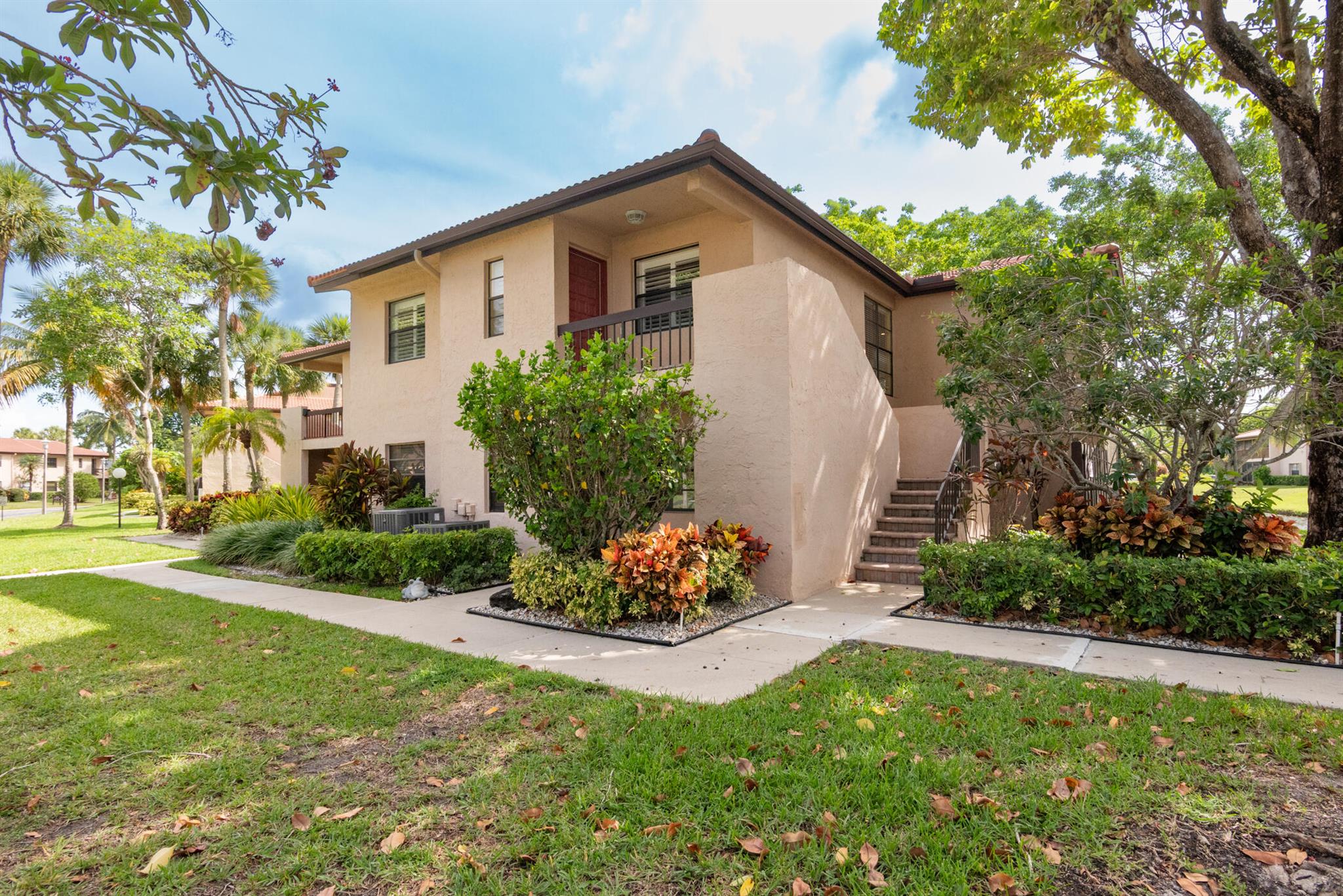 9265 Vista Del Lago #D