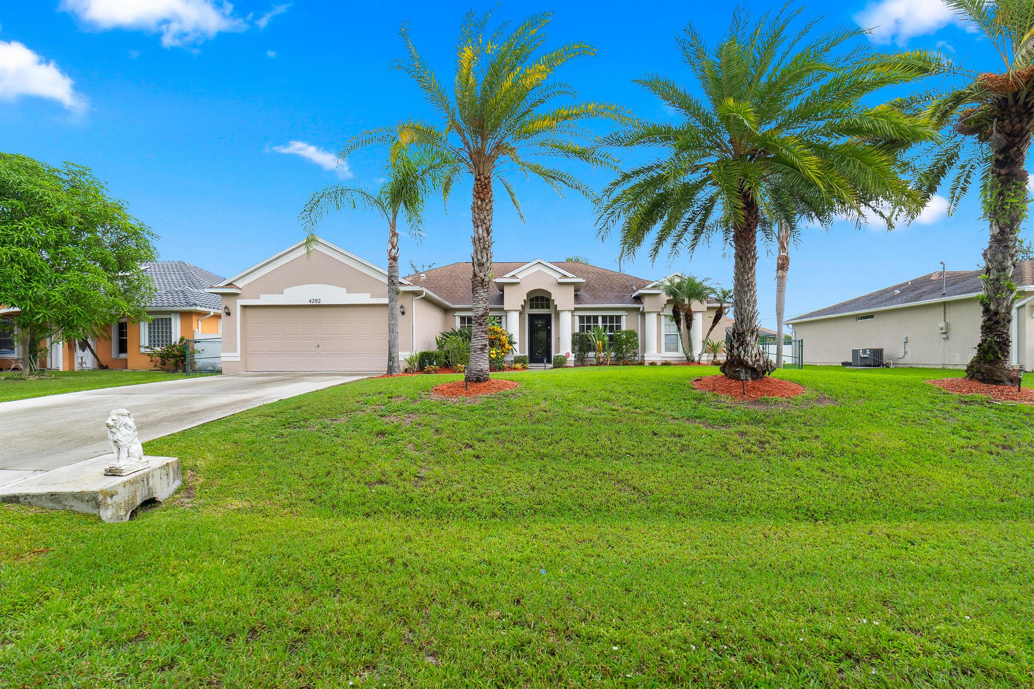 4292 SW Whitebread Rd