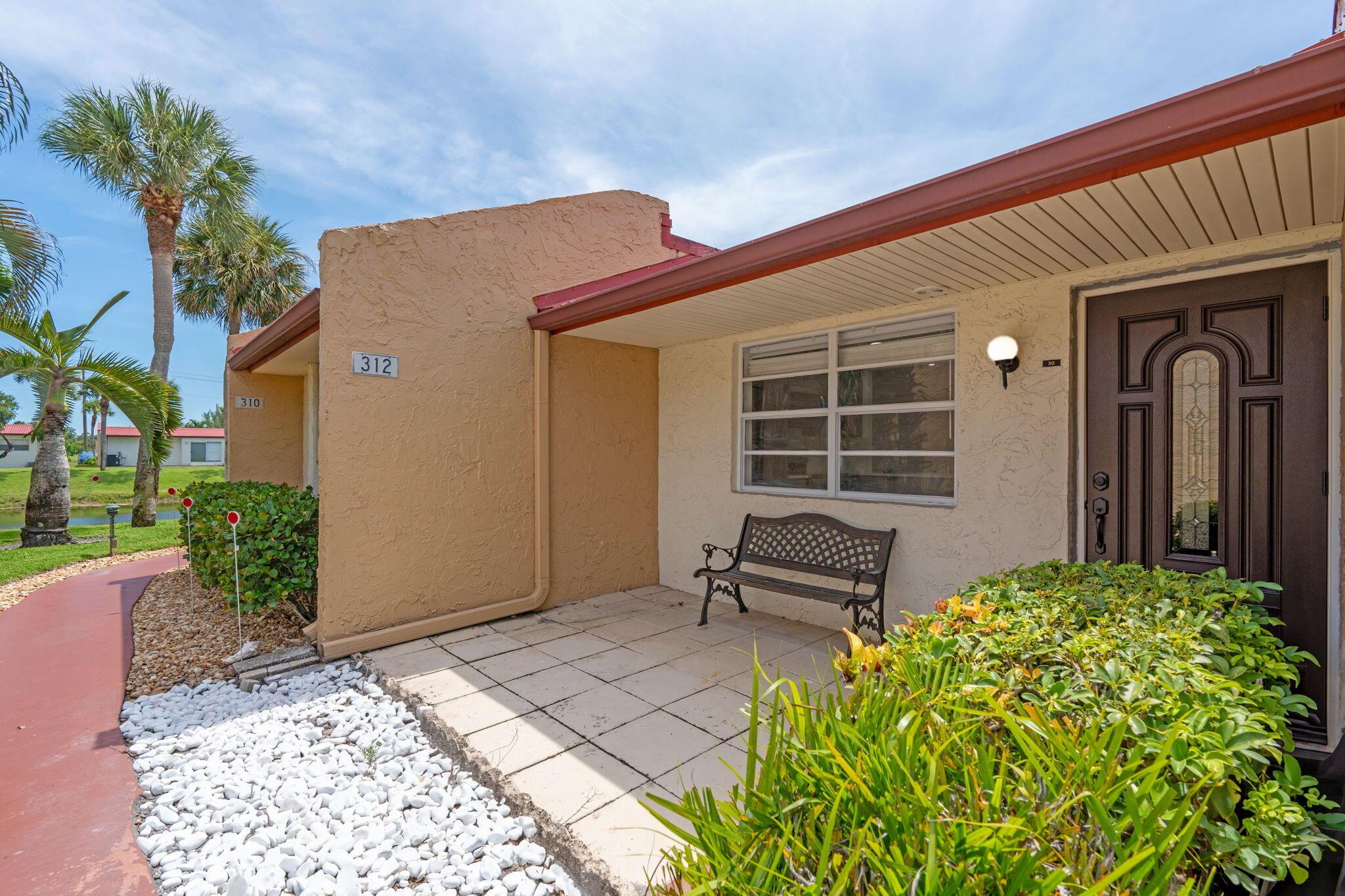 312 Lake Helen Dr
