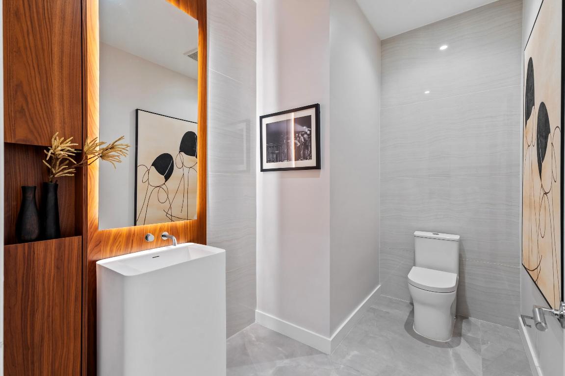 220 SE Mizner #Ph-24 Boca Raton, FL 33432