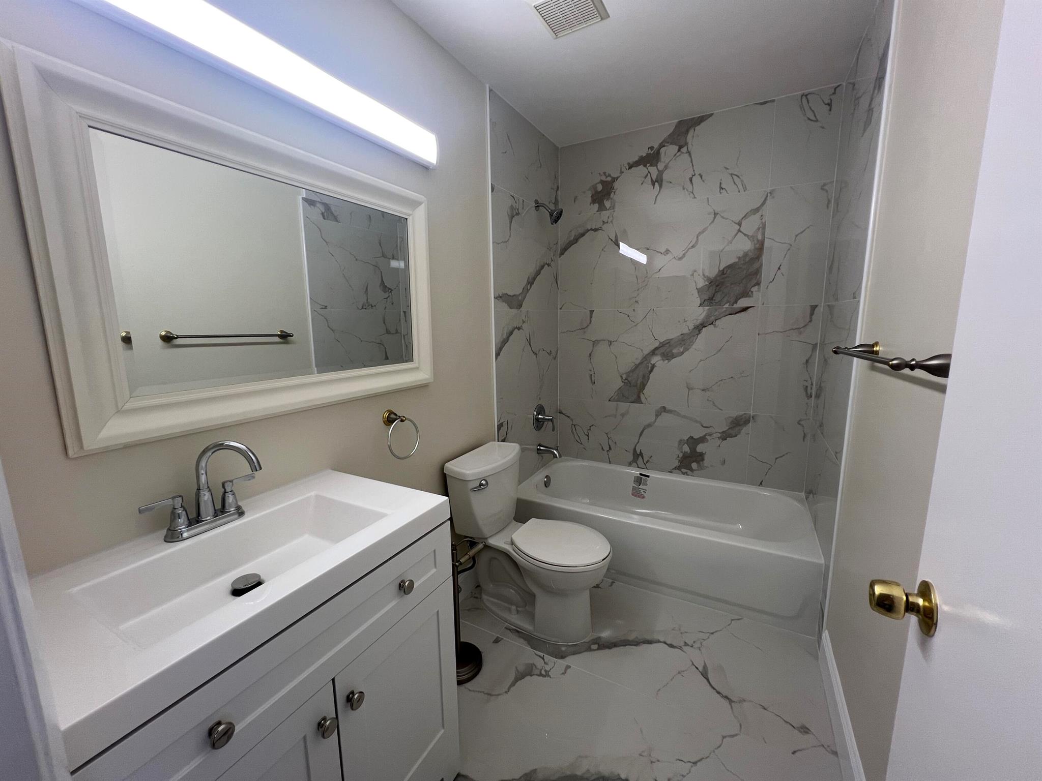 1206 Pine Sage Cir West Palm Beach, FL 33409