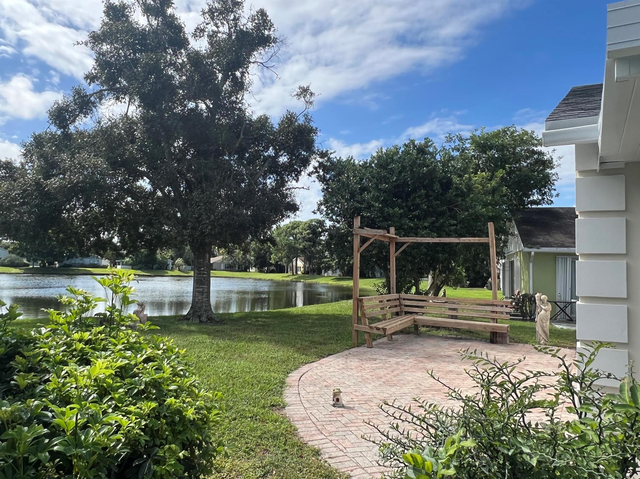 1206 Pine Sage Cir West Palm Beach, FL 33409