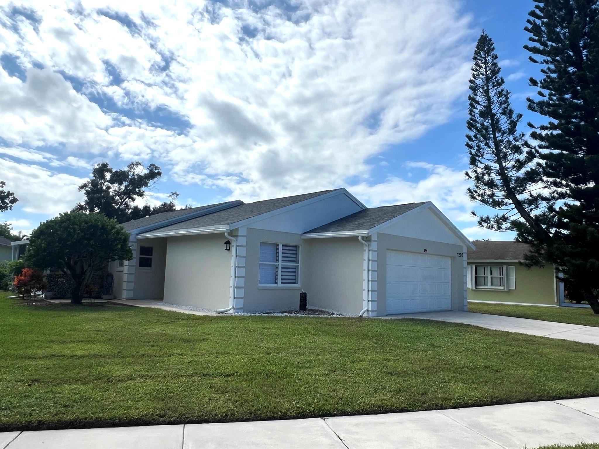 1206 Pine Sage Cir West Palm Beach, FL 33409