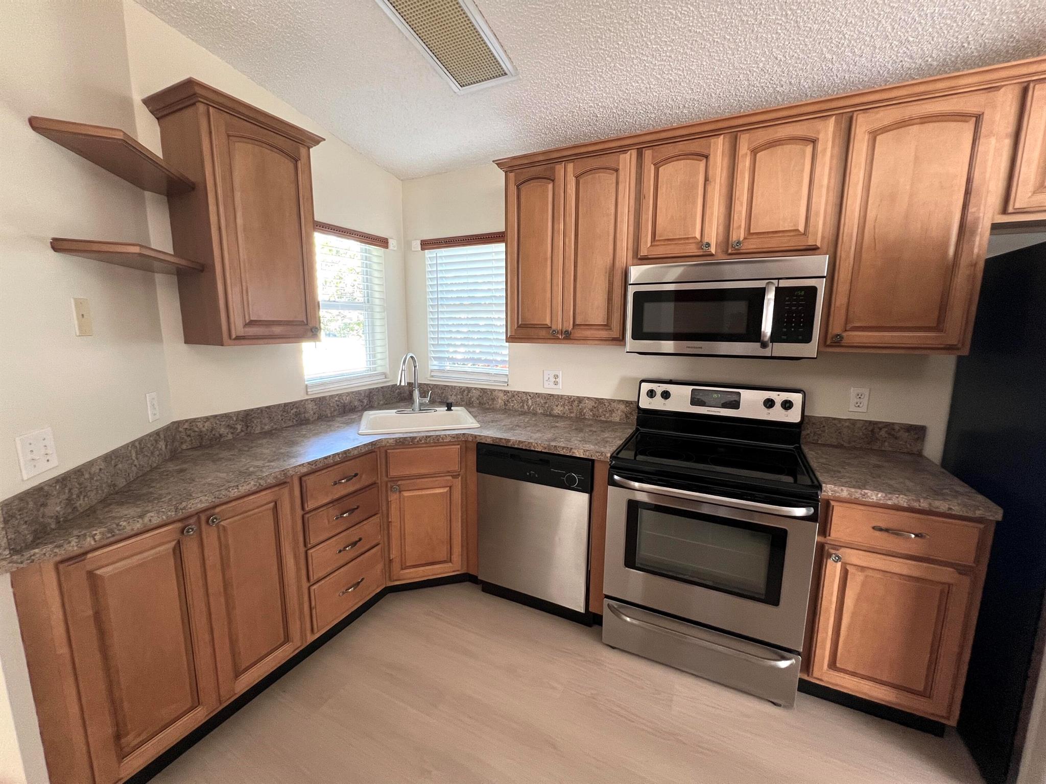 1206 Pine Sage Cir West Palm Beach, FL 33409