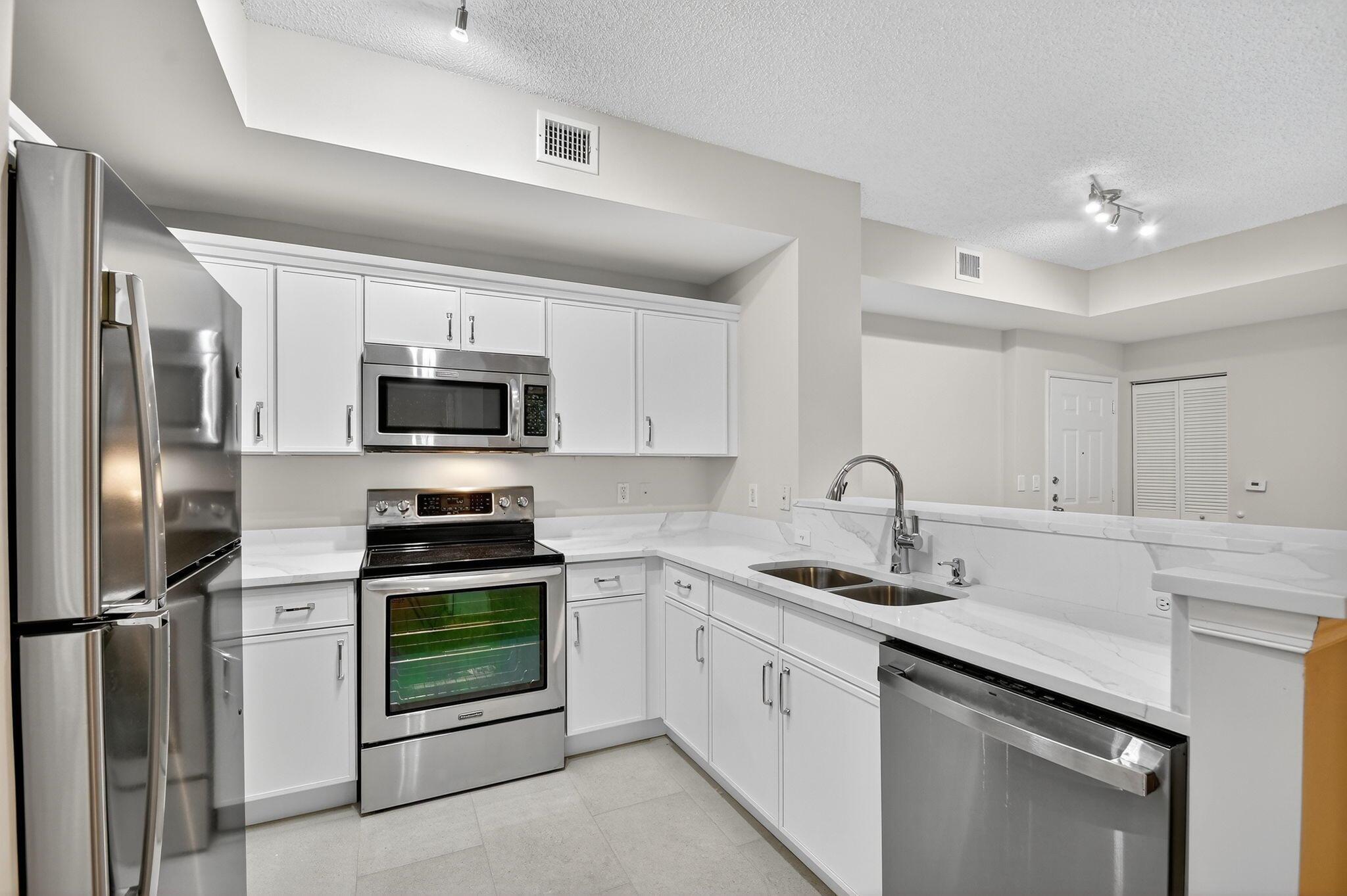 780 S Sapodilla Ave #109