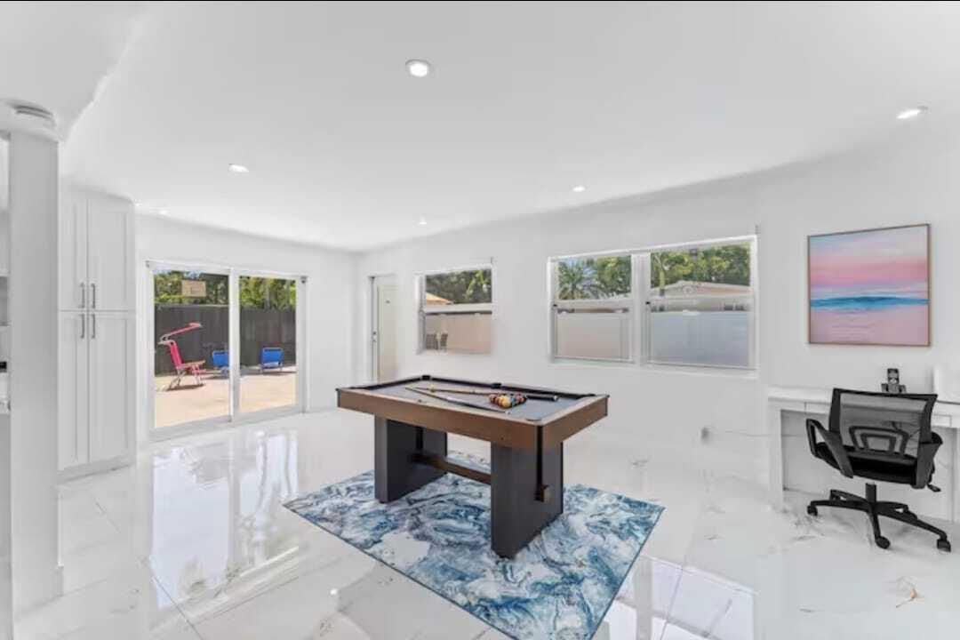 1713 NE Ne 7th Ter Fort Lauderdale, FL 33305