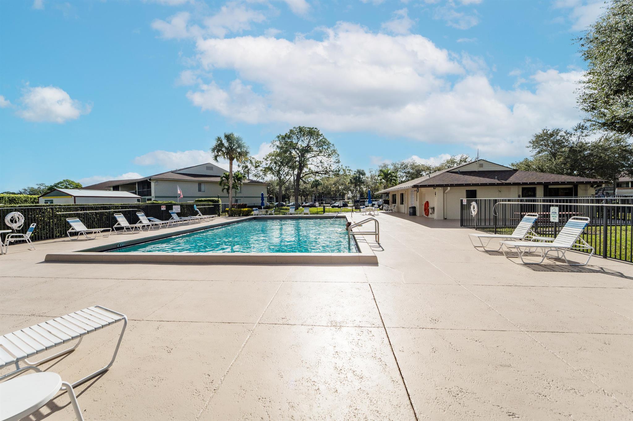 6392 Chasewood Dr #B Jupiter, FL 33458