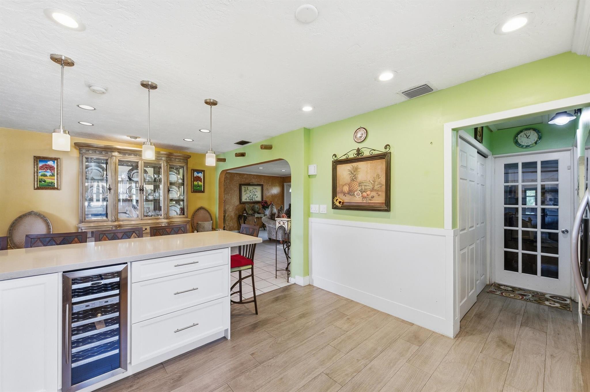 1811 NW 119th Ave Pembroke Pines, FL 33026