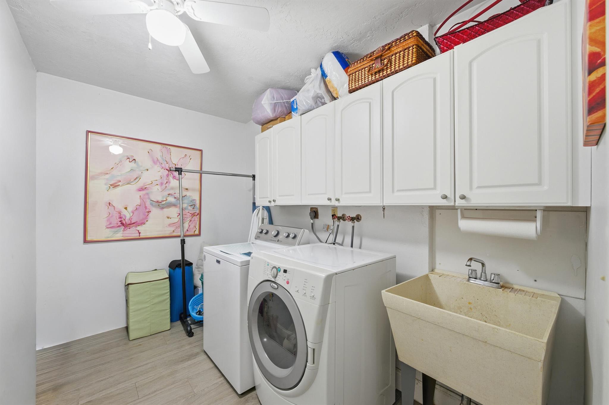 1811 NW 119th Ave Pembroke Pines, FL 33026