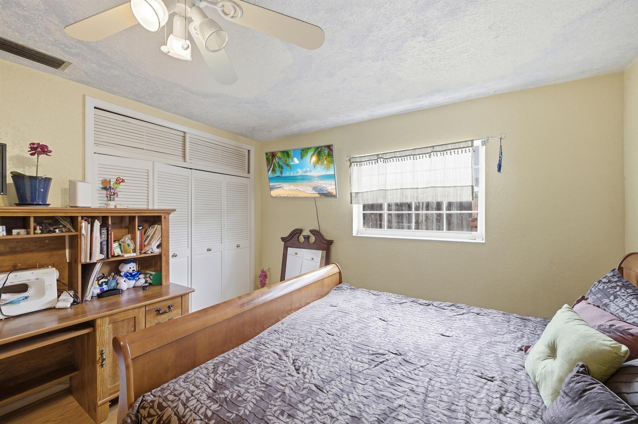 1811 NW 119th Ave Pembroke Pines, FL 33026