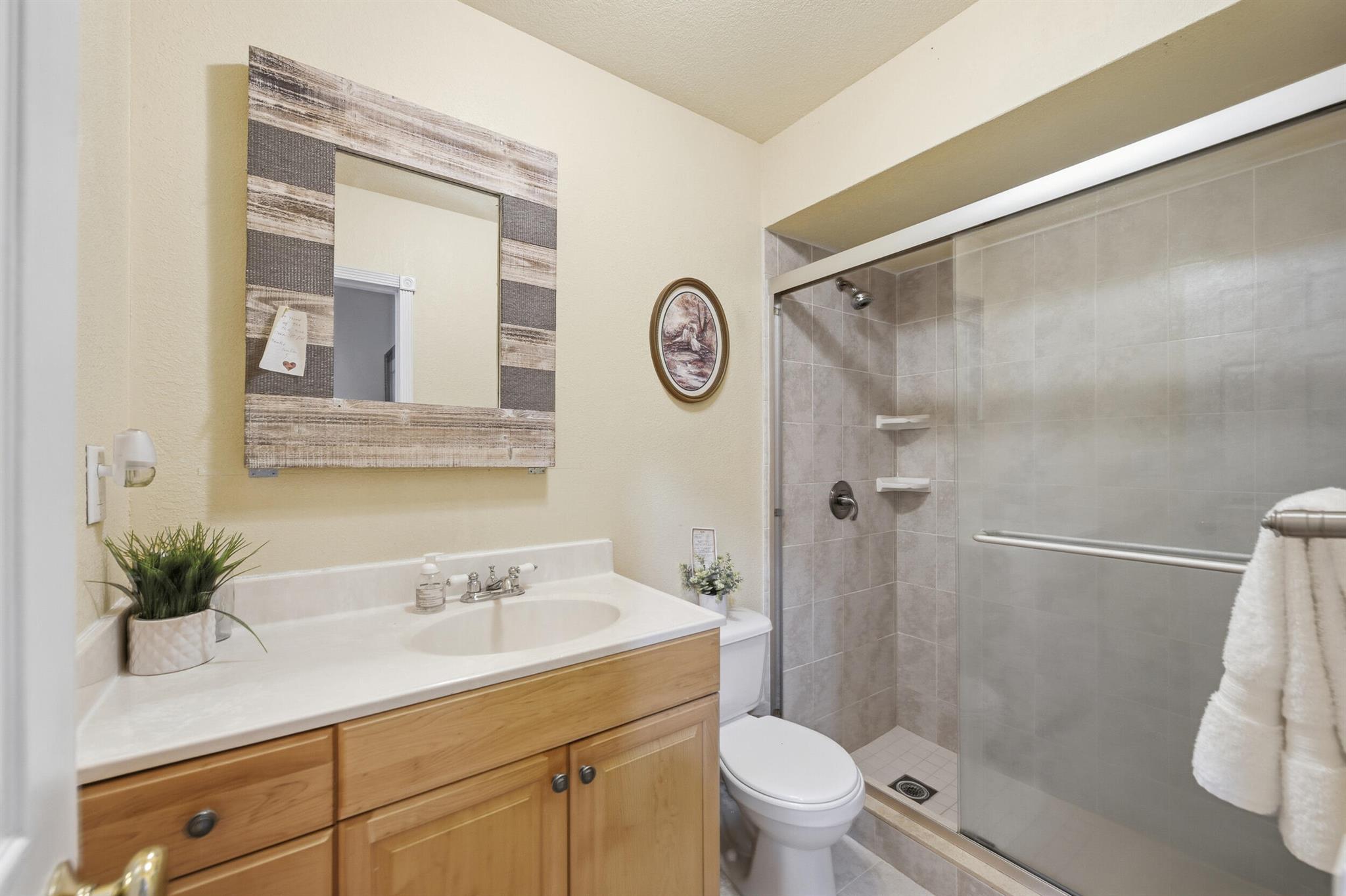 1811 NW 119th Ave Pembroke Pines, FL 33026