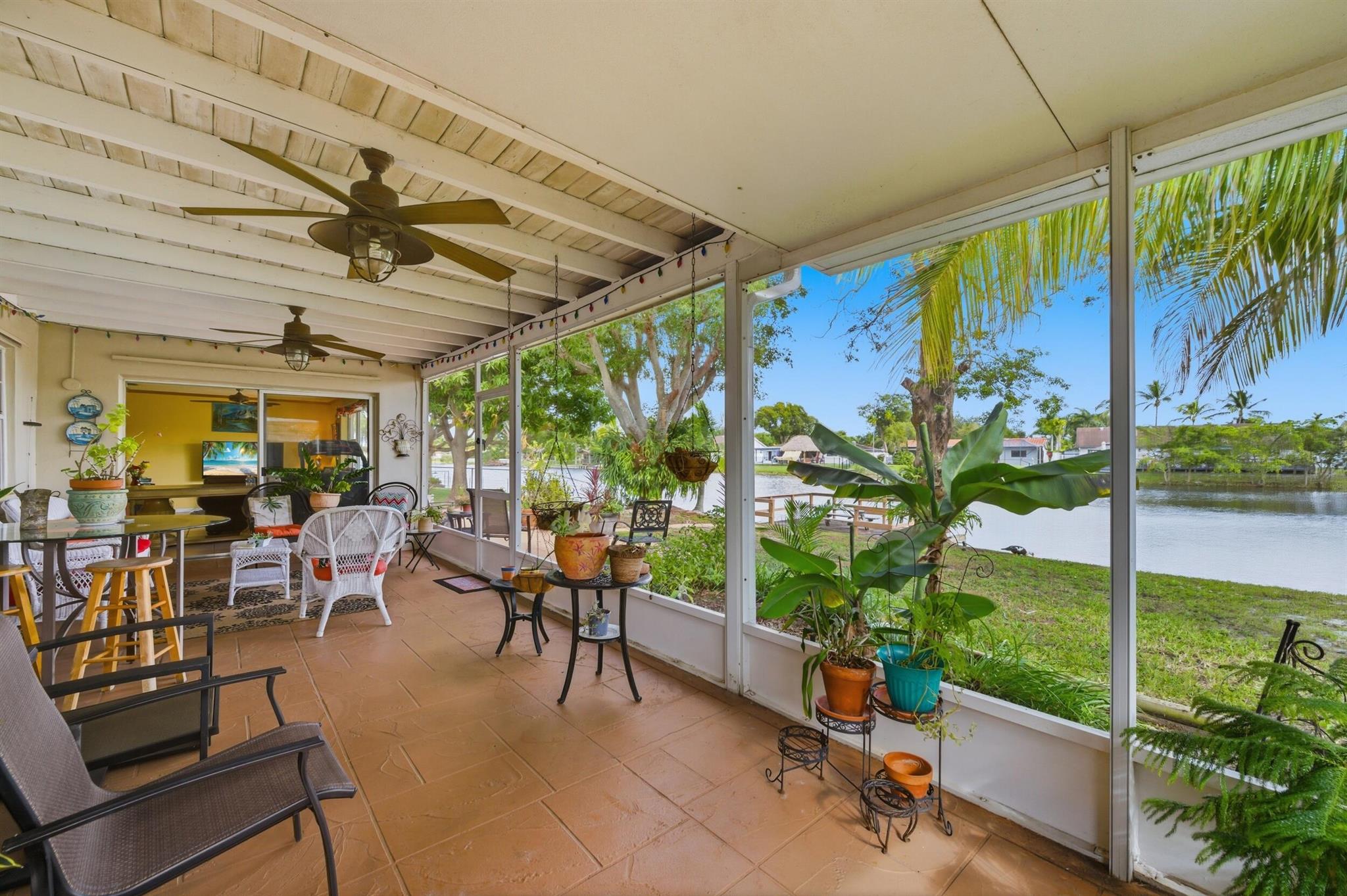 1811 NW 119th Ave Pembroke Pines, FL 33026