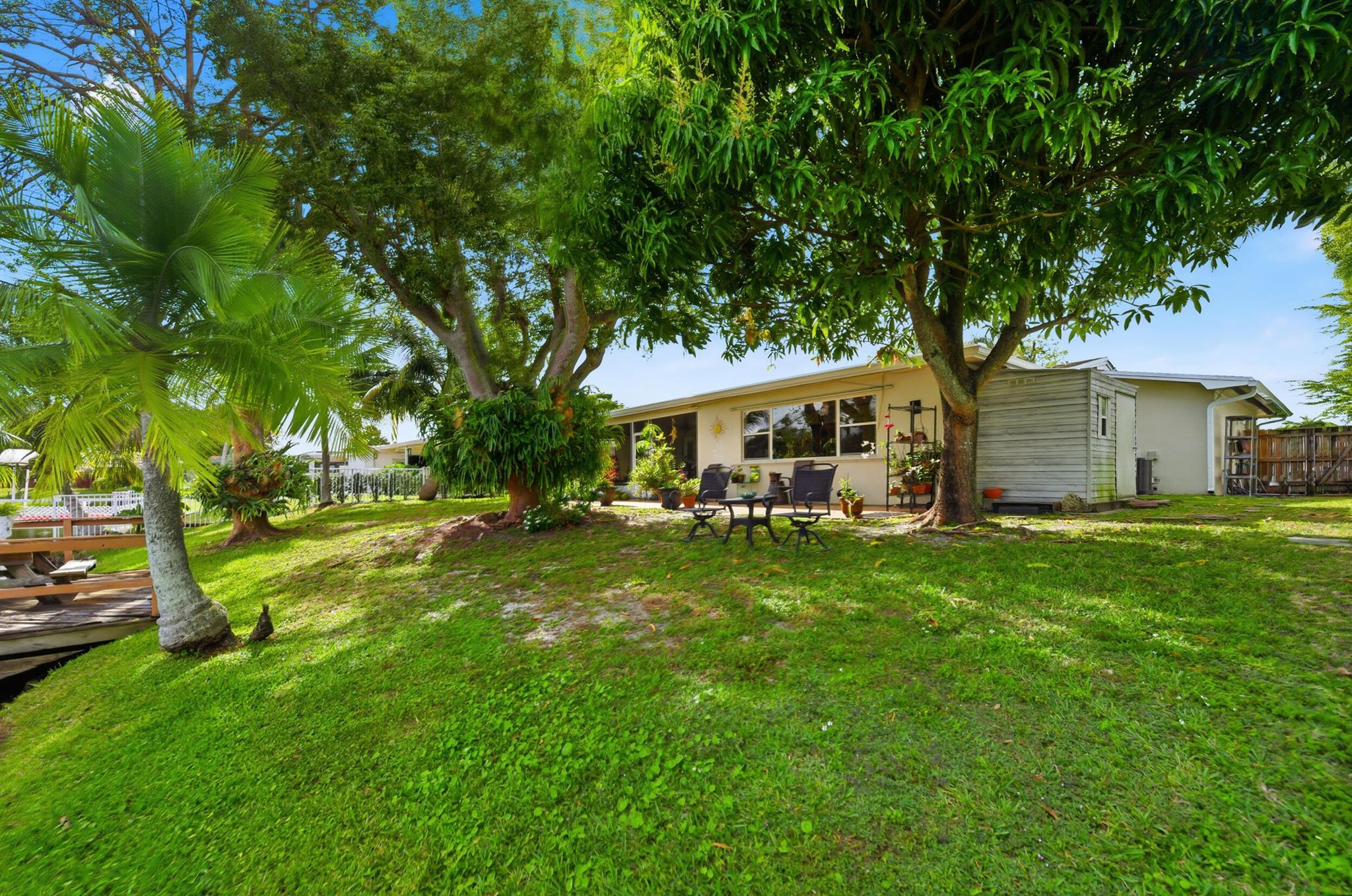 1811 NW 119th Ave Pembroke Pines, FL 33026