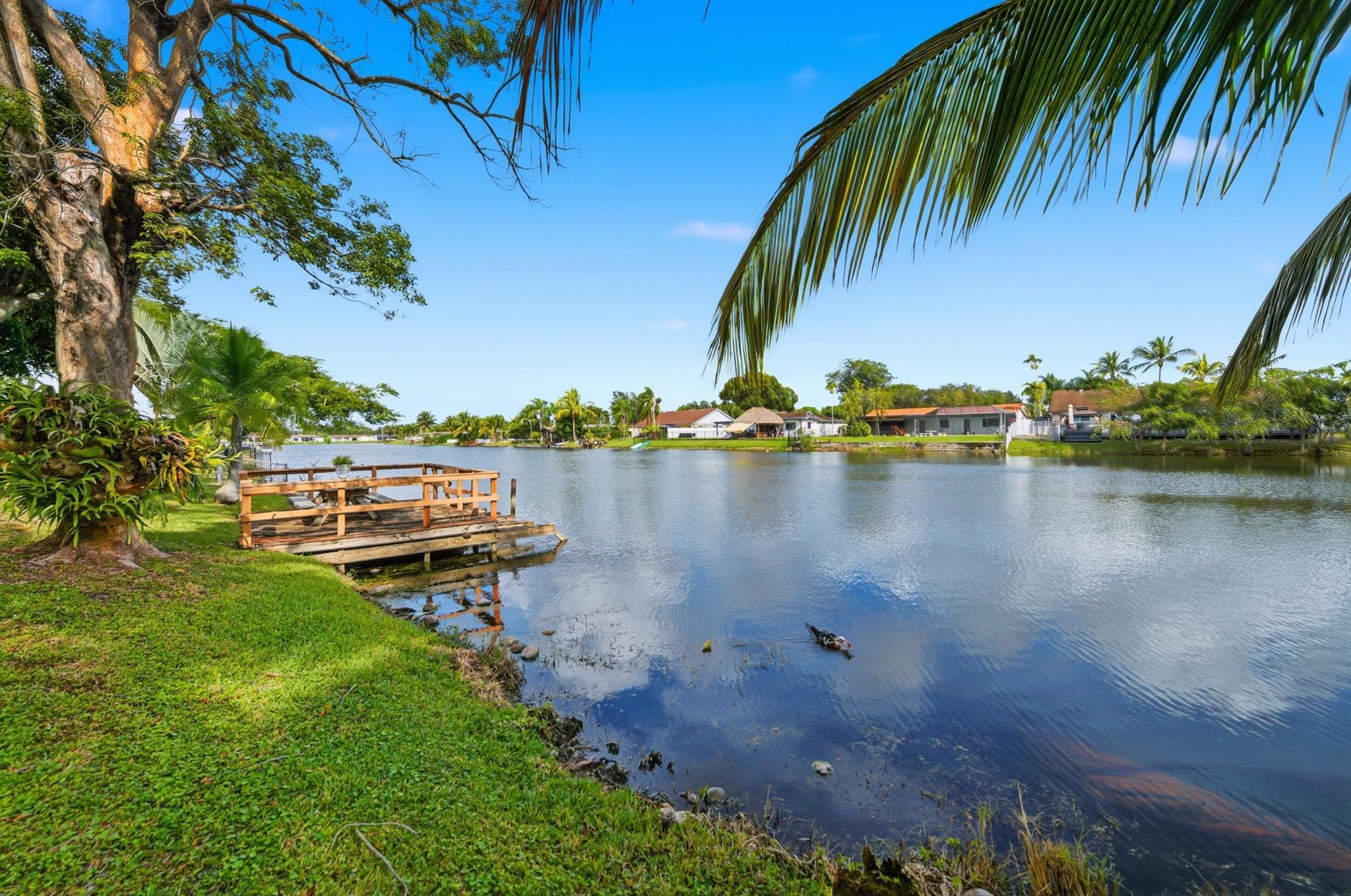 1811 NW 119th Ave Pembroke Pines, FL 33026