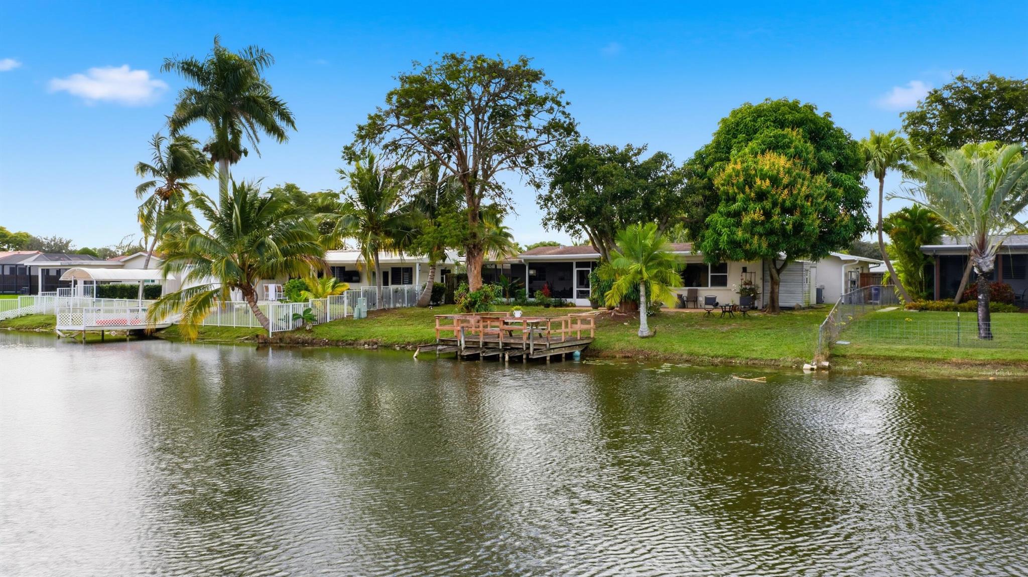 1811 NW 119th Ave Pembroke Pines, FL 33026