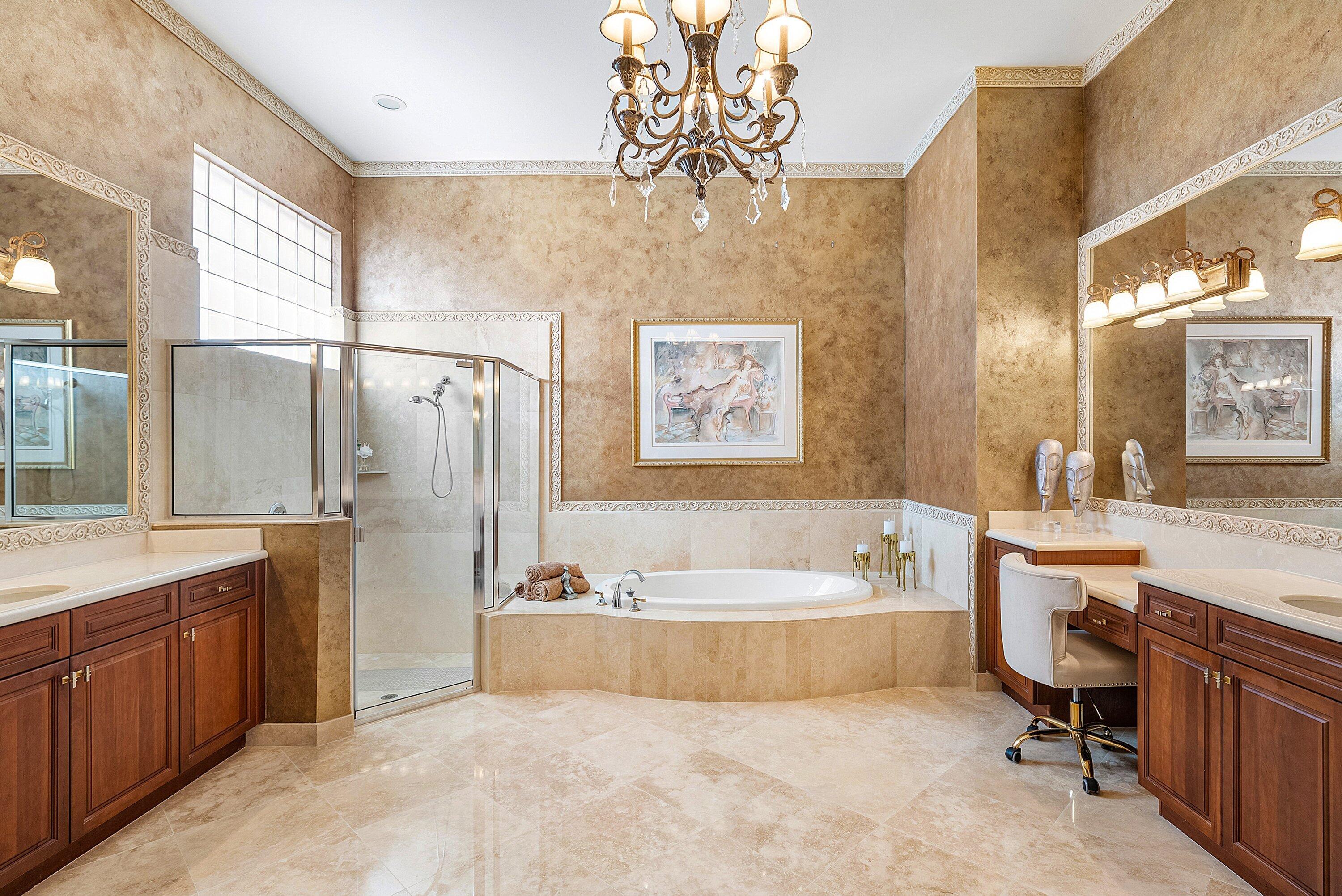 8042 Laurel Rdg Delray Beach, FL 33446