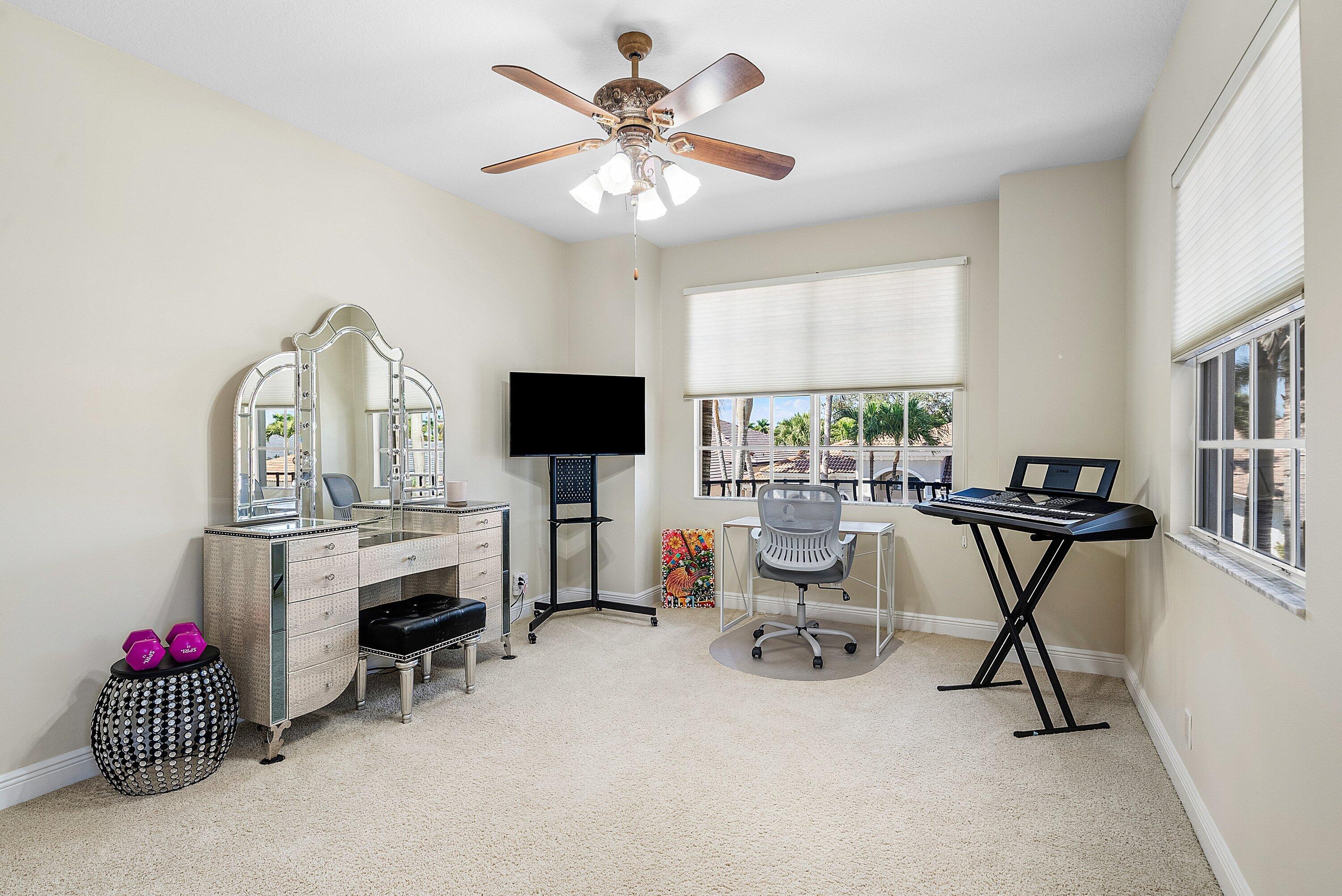 8042 Laurel Rdg Delray Beach, FL 33446