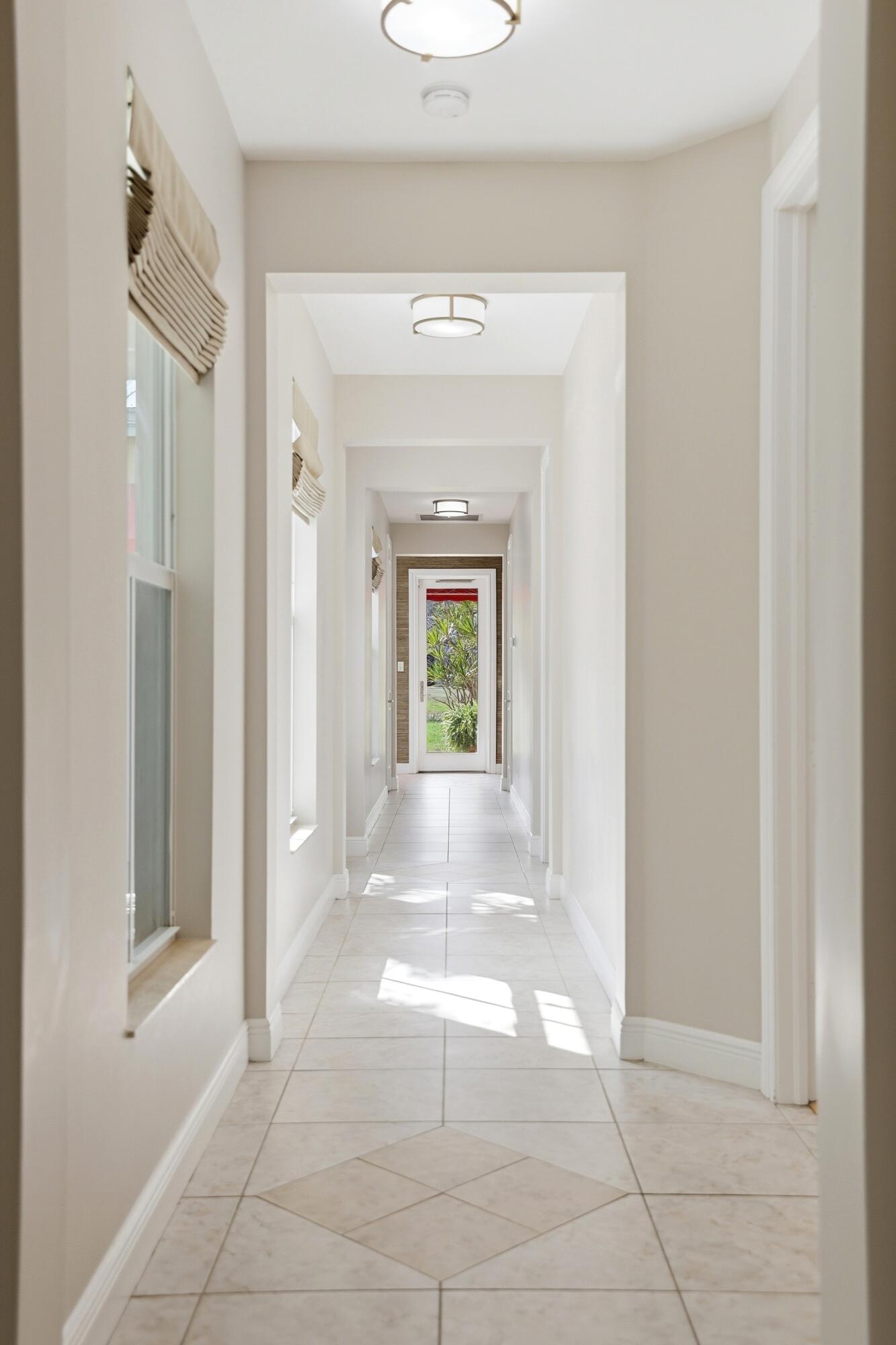 9483 166th Jupiter, FL 33478