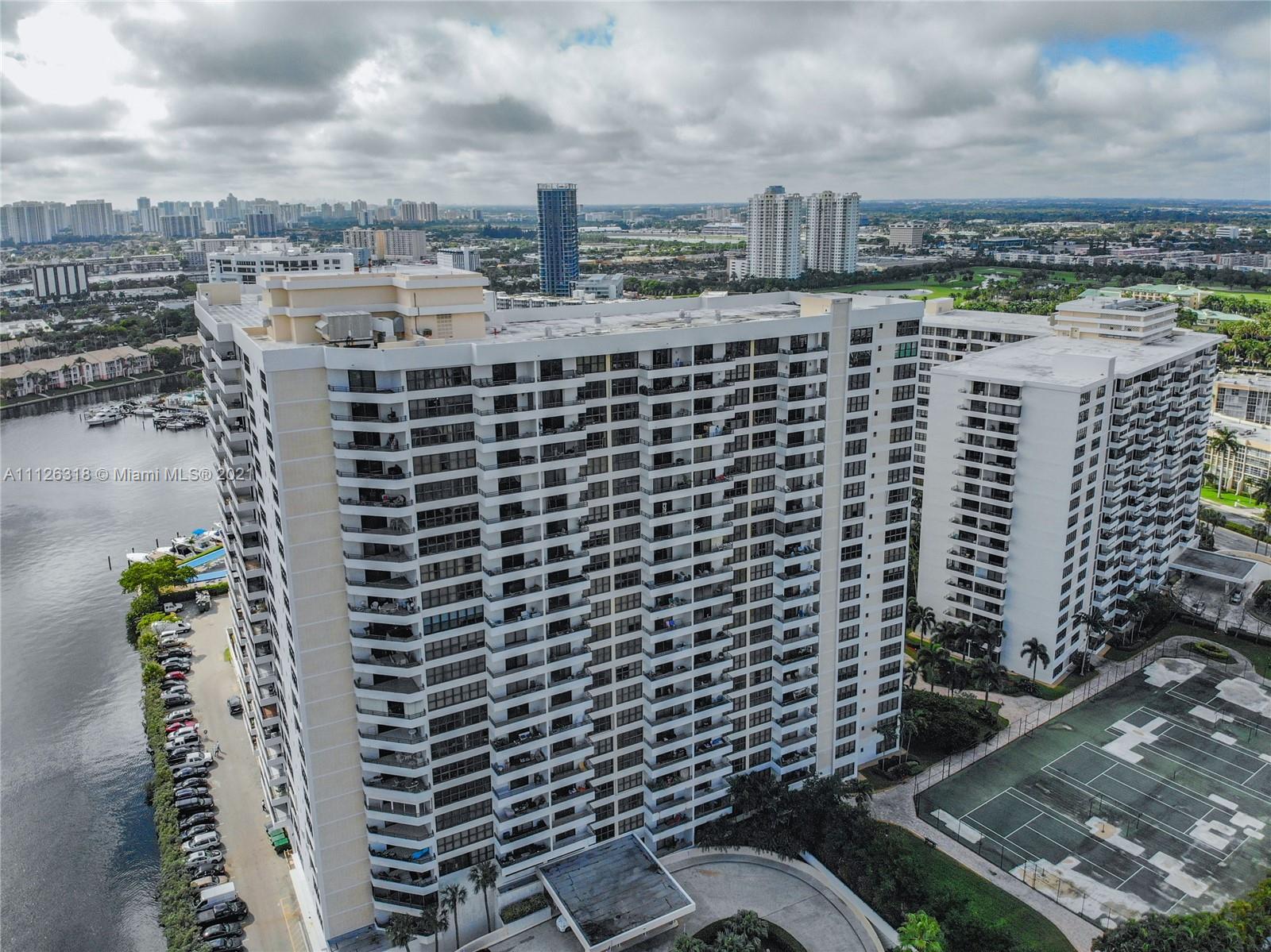 2500 Parkview Dr #702