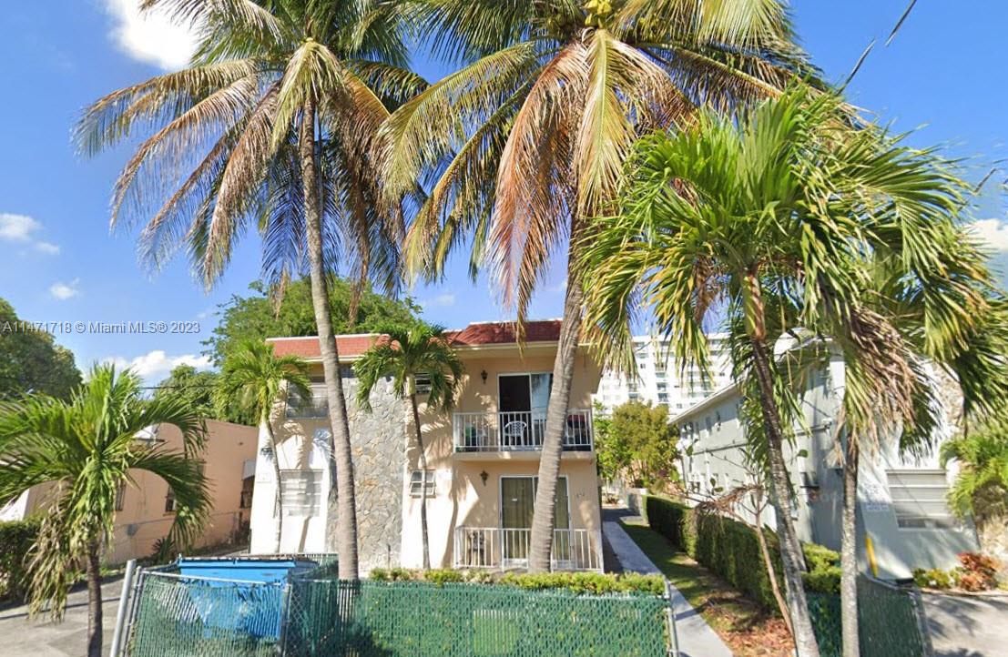 1043 NW 5th St