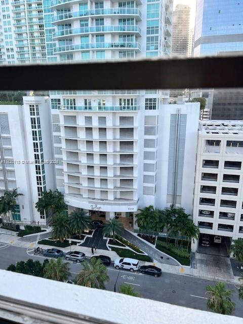 image FOUR AMBASSADORS CONDO15
