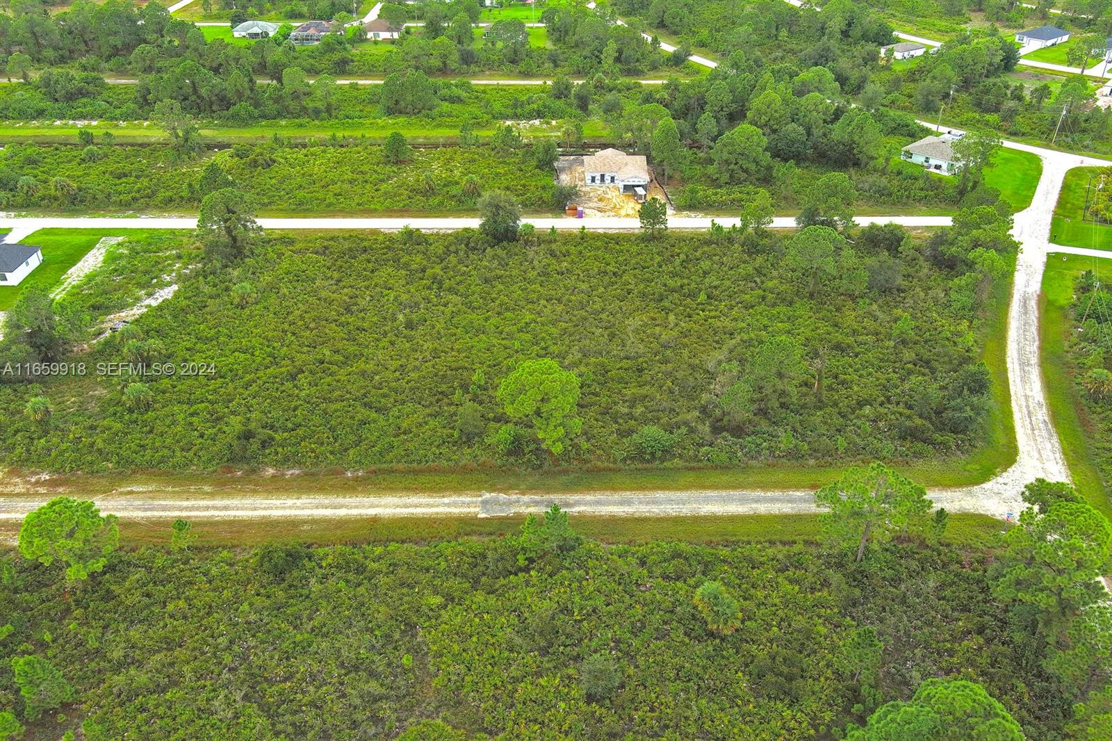 642 Vasser Ave S, lehigh acres, FL 33974