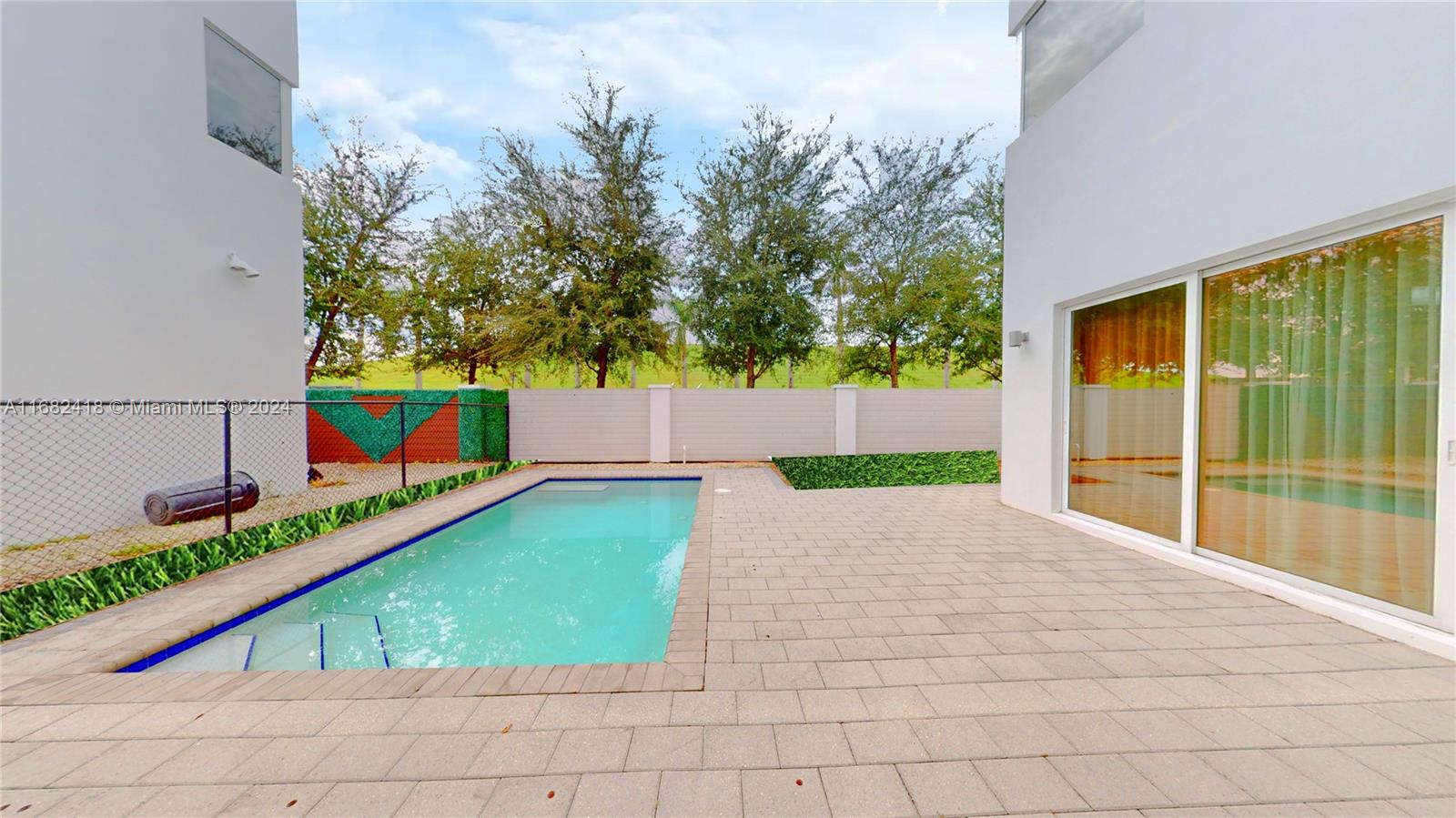 9980 NW 74th Ter Doral, FL 33178