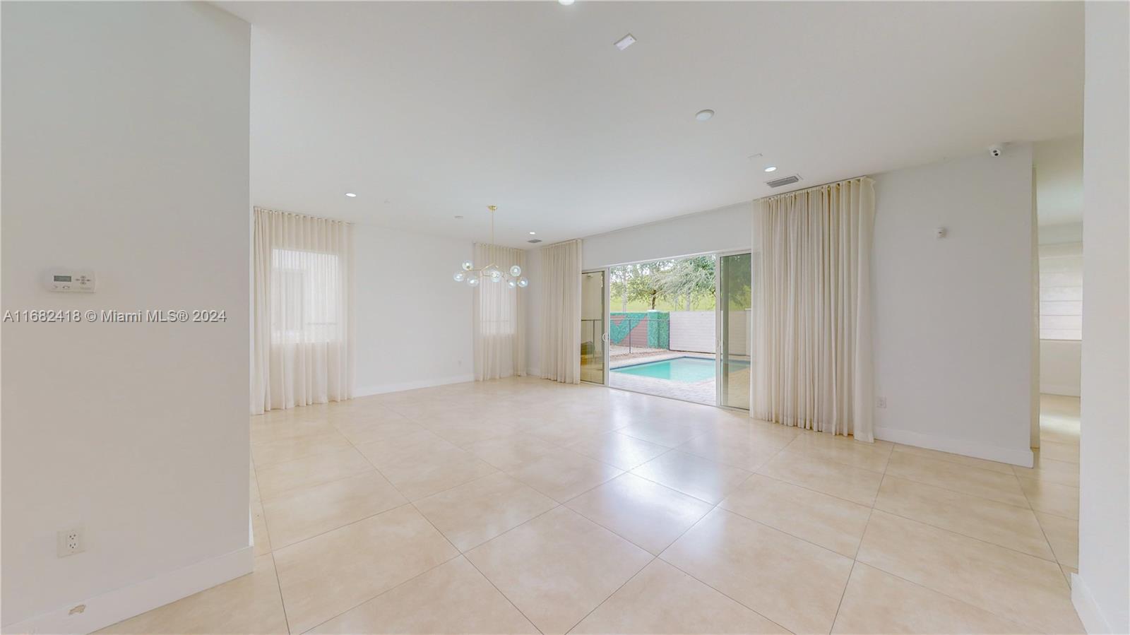 9980 NW 74th Ter Doral, FL 33178