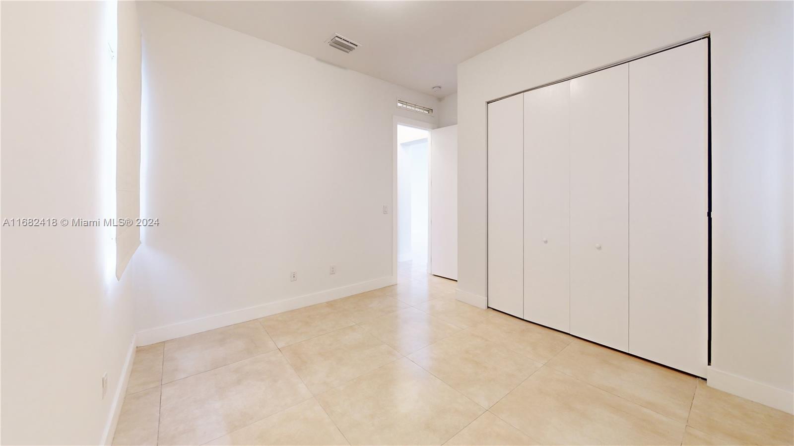 9980 NW 74th Ter Doral, FL 33178